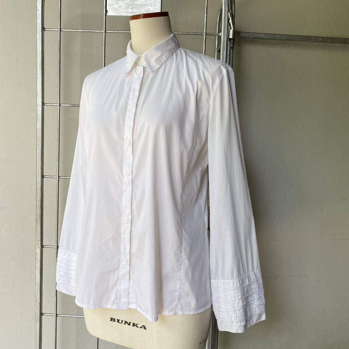 Emporio Armani EMPORIO ARMANI White Ruffle Cuff Fitted Shirt Size M / US 6-8 / IT 42-44 - 6 Thumbnail