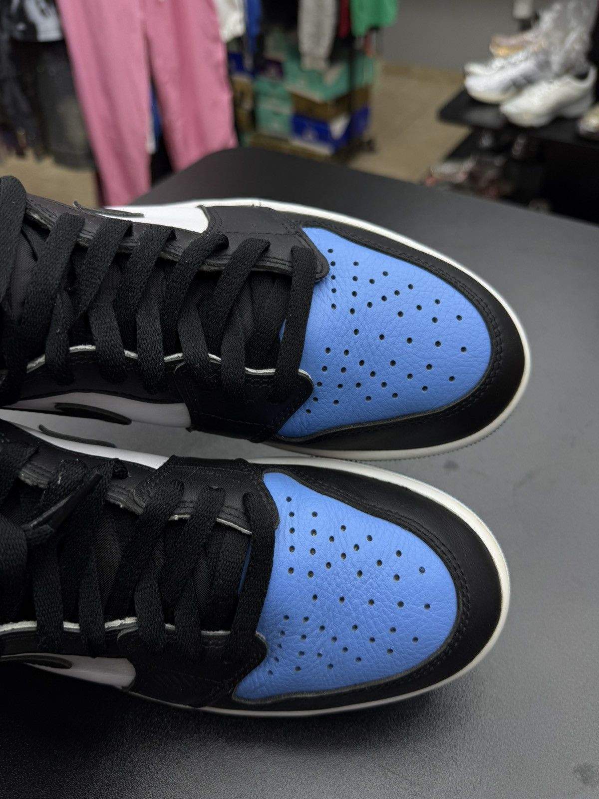 Jordan Brand × Nike Jordan 1 High UNC Toe Size 10 Pre Owned Size US 10 / EU 43 - 11 Thumbnail