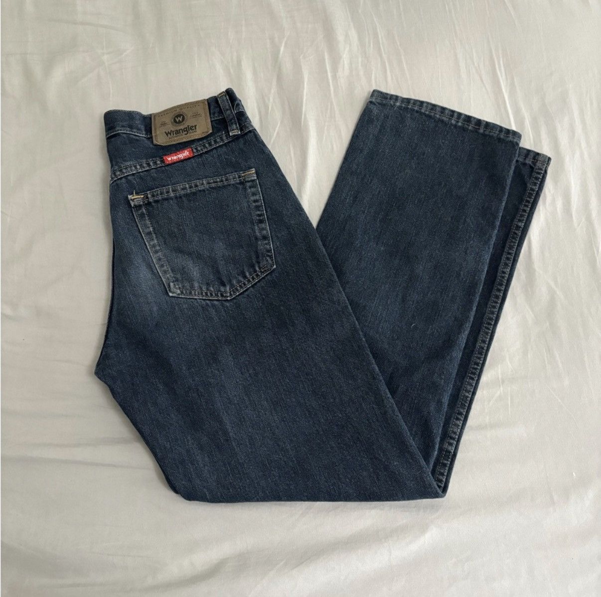 Wrangler Wrangler dark wash jeans Size US 30 / EU 46 - 3 Thumbnail