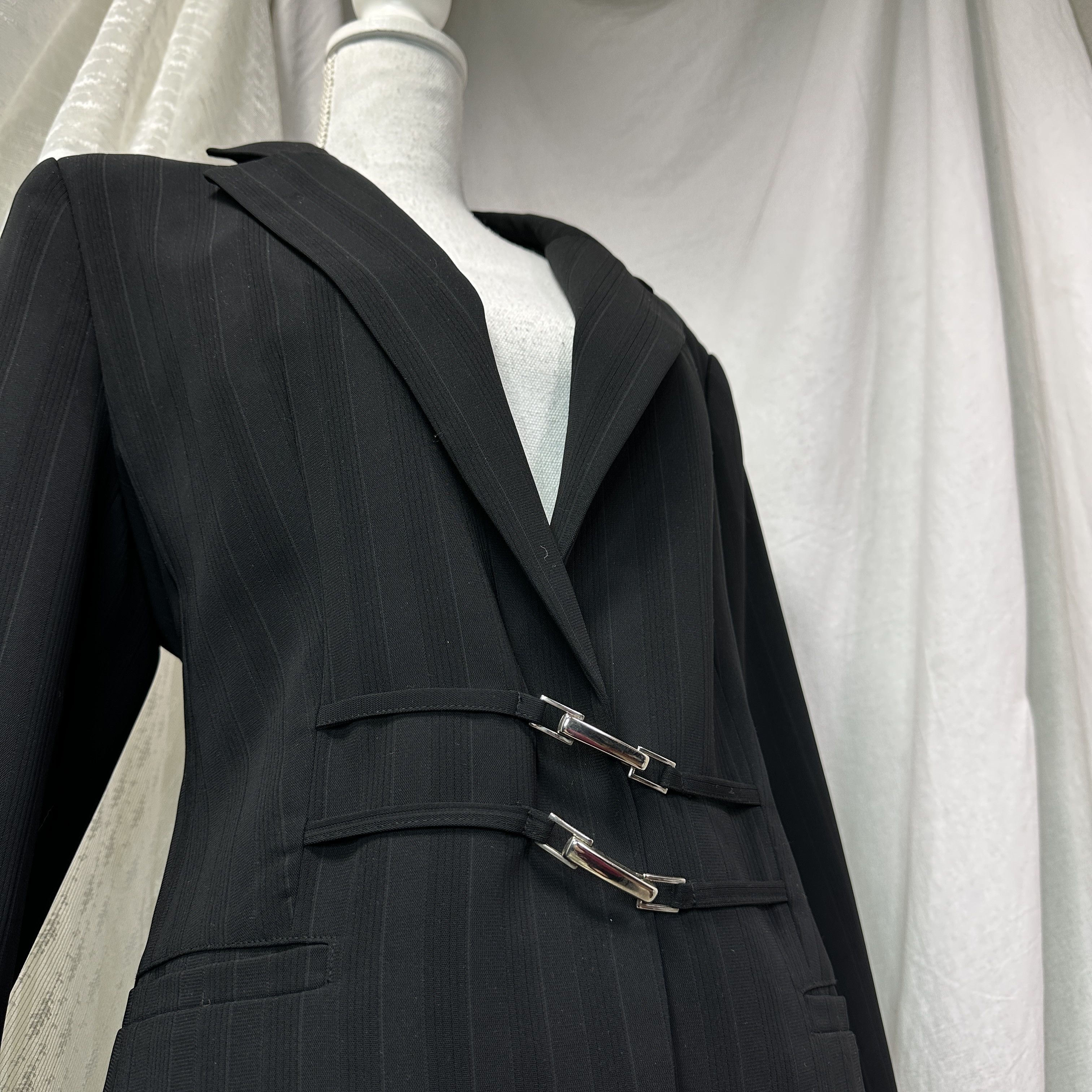 Vintage Vintage Avant Garde Classy Pinstripe Buckled Blazer Y2K Size L / US 10 / IT 46 - 2 Thumbnail