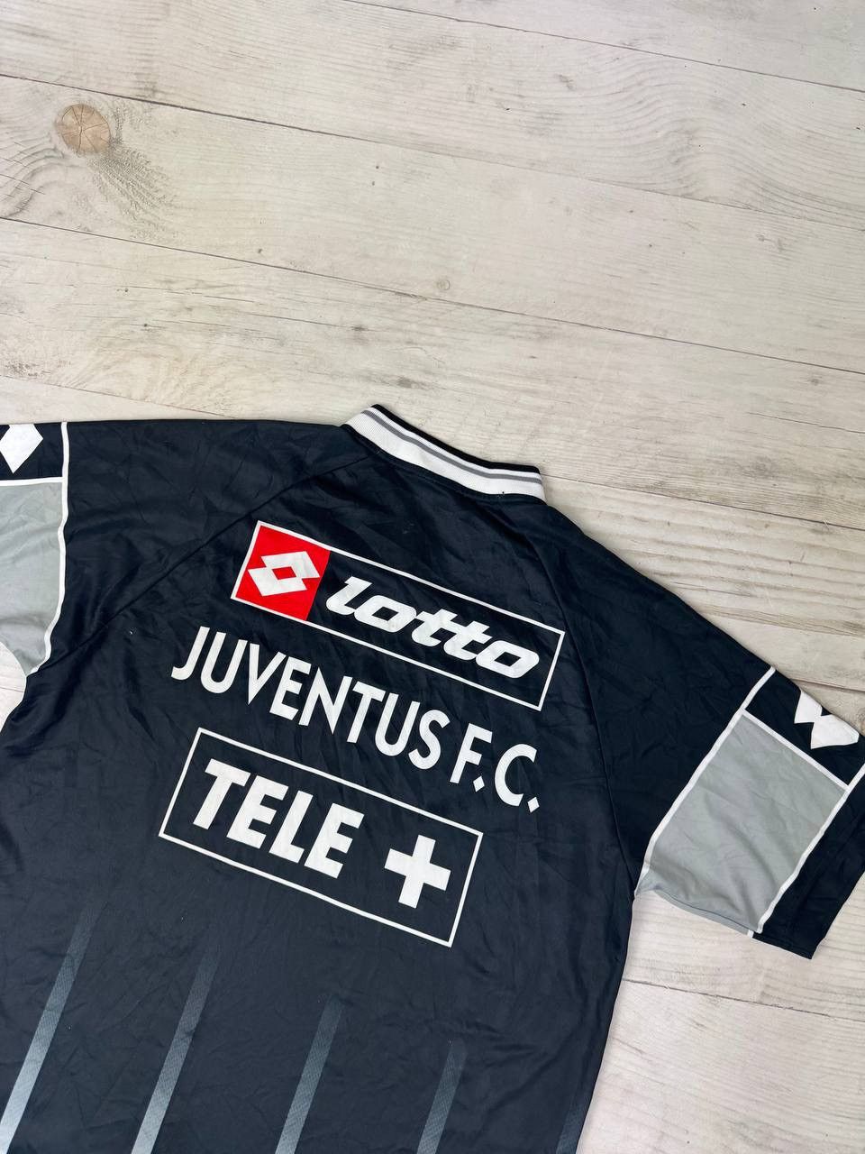 Lotto Sport Vintage Lotto Juventus 2000 2001 Training Shirt Jersey Size US L / EU 52-54 / 3 - 12 Thumbnail