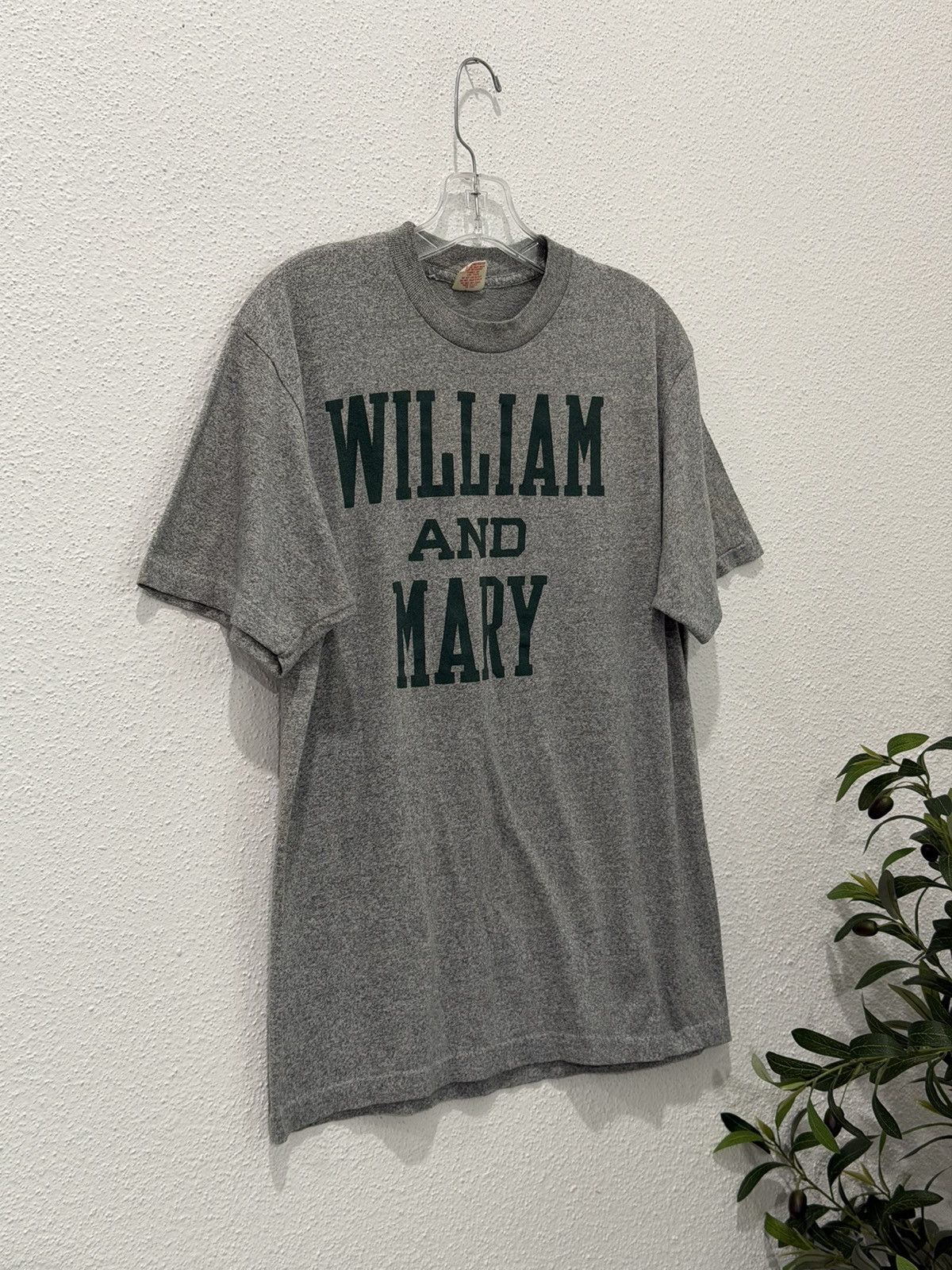 Vintage Vintage 70s William and Mary University Tshirt Paper Thin xL Size US XL / EU 56 / 4 - 5 Thumbnail