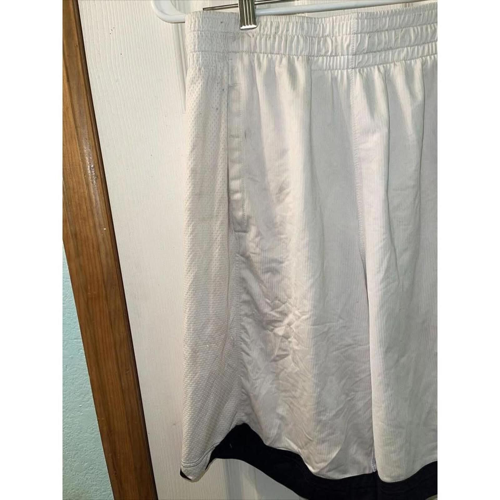 Other Under Armour Performance Athletic Shorts Size US 32 / EU 48 - 3 Thumbnail