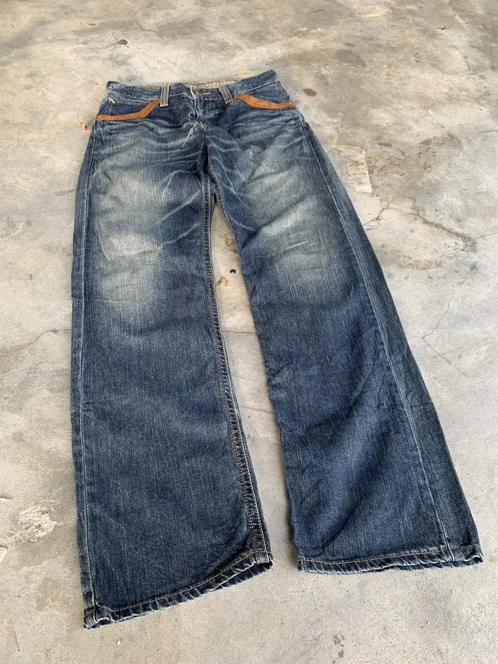 Edwin VINTAGE EDWIN BUFFALO HEAD.🔥🔥🔥 Size US 32 / EU 48 - 3 Thumbnail