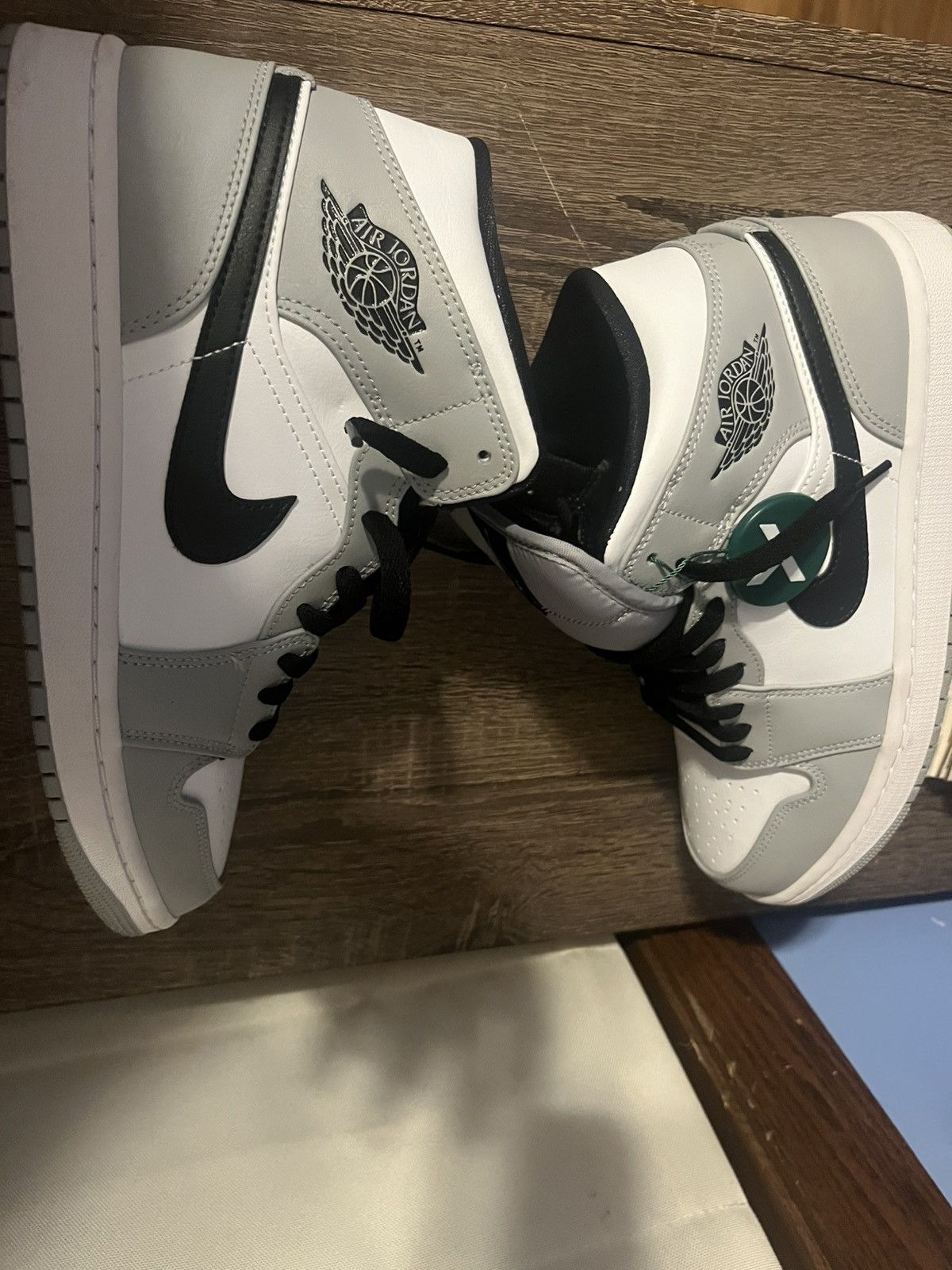 Nike AIR JORDAN 1 MID Size US 9 / EU 42 - 1 Thumbnail