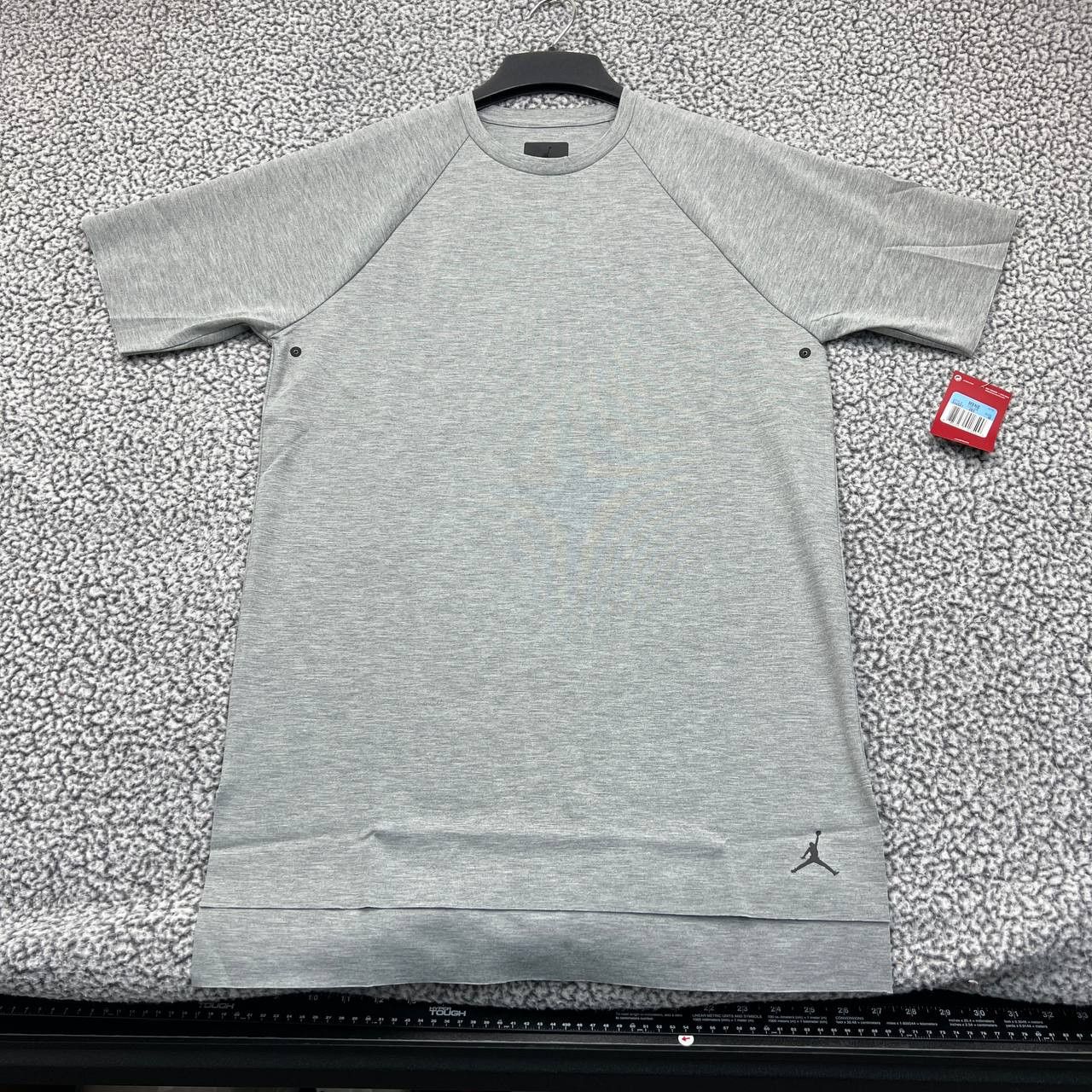Jordan Brand Air Jordan Shirt Men Medium Gray Jumpman Short Sleeve New M Size US M / EU 48-50 / 2 - 1 Thumbnail
