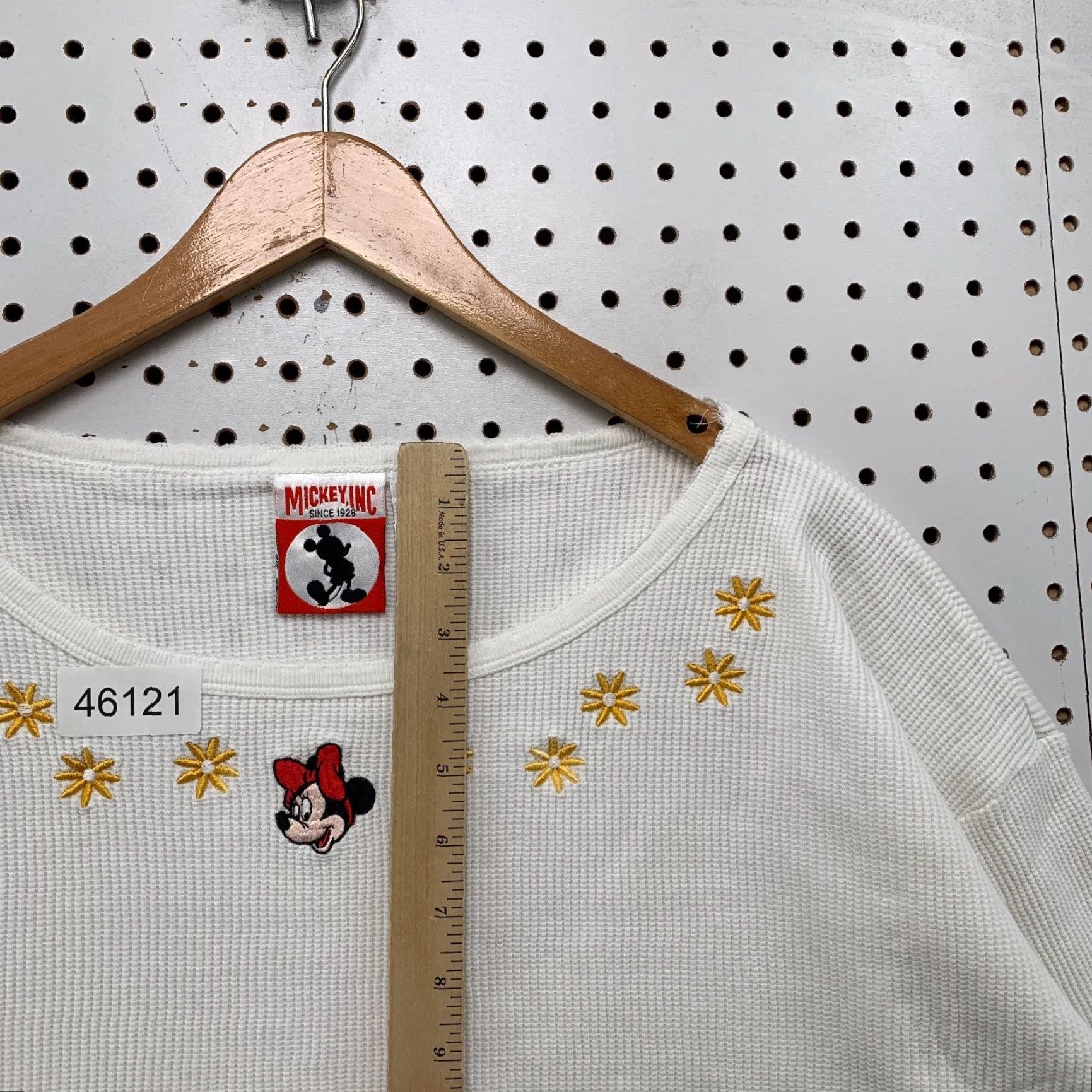 Vintage VINTAGE Mickey Inc Top Womens L/XL White Minnie Mouse Embroidered Thermal Knit T-Shirt Casual Womens Size L / US 10 / IT 46 - 7 Thumbnail