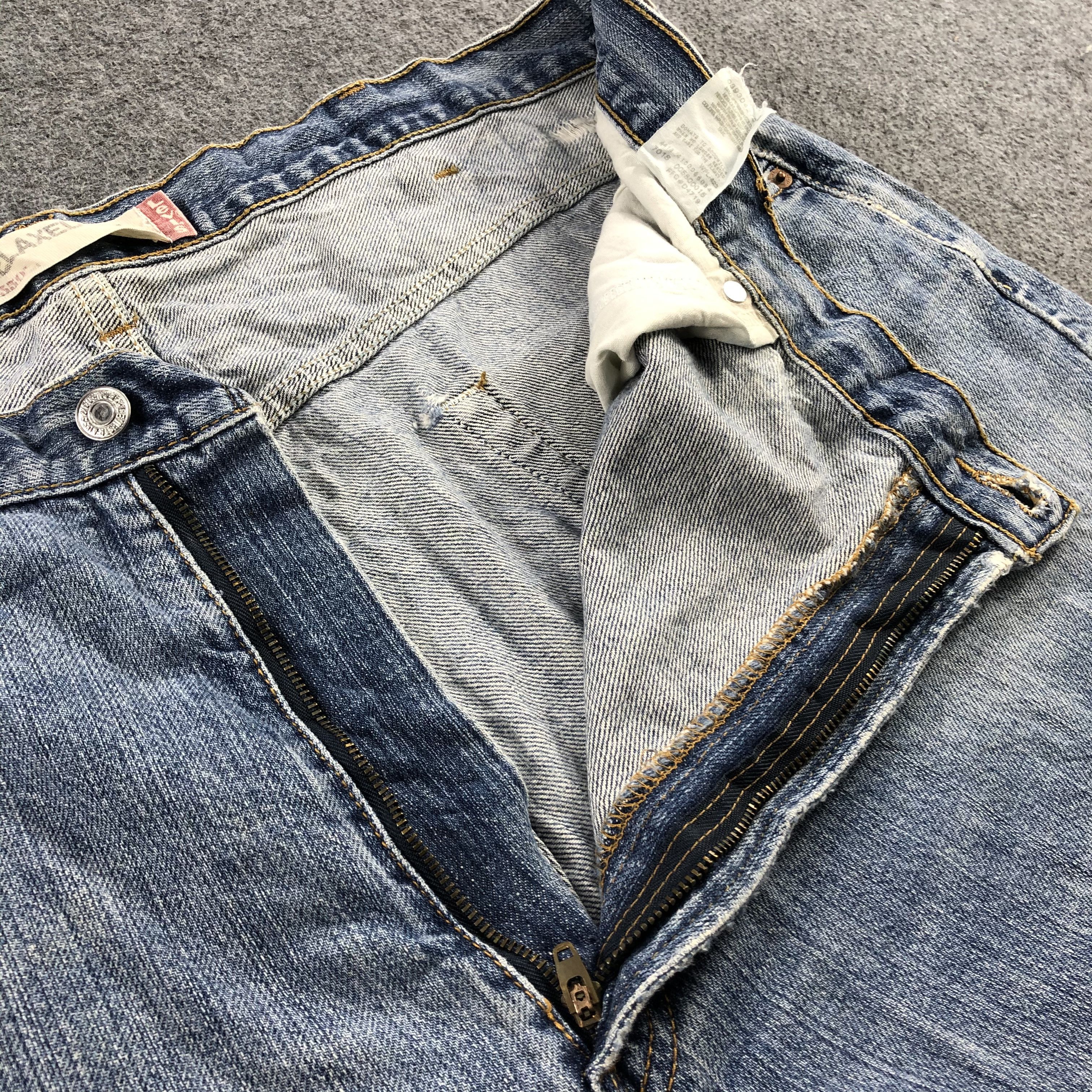 Levi's Vintage Blue Wash Levis 550 Jeans-J2067 Size US 43 - 12 Thumbnail