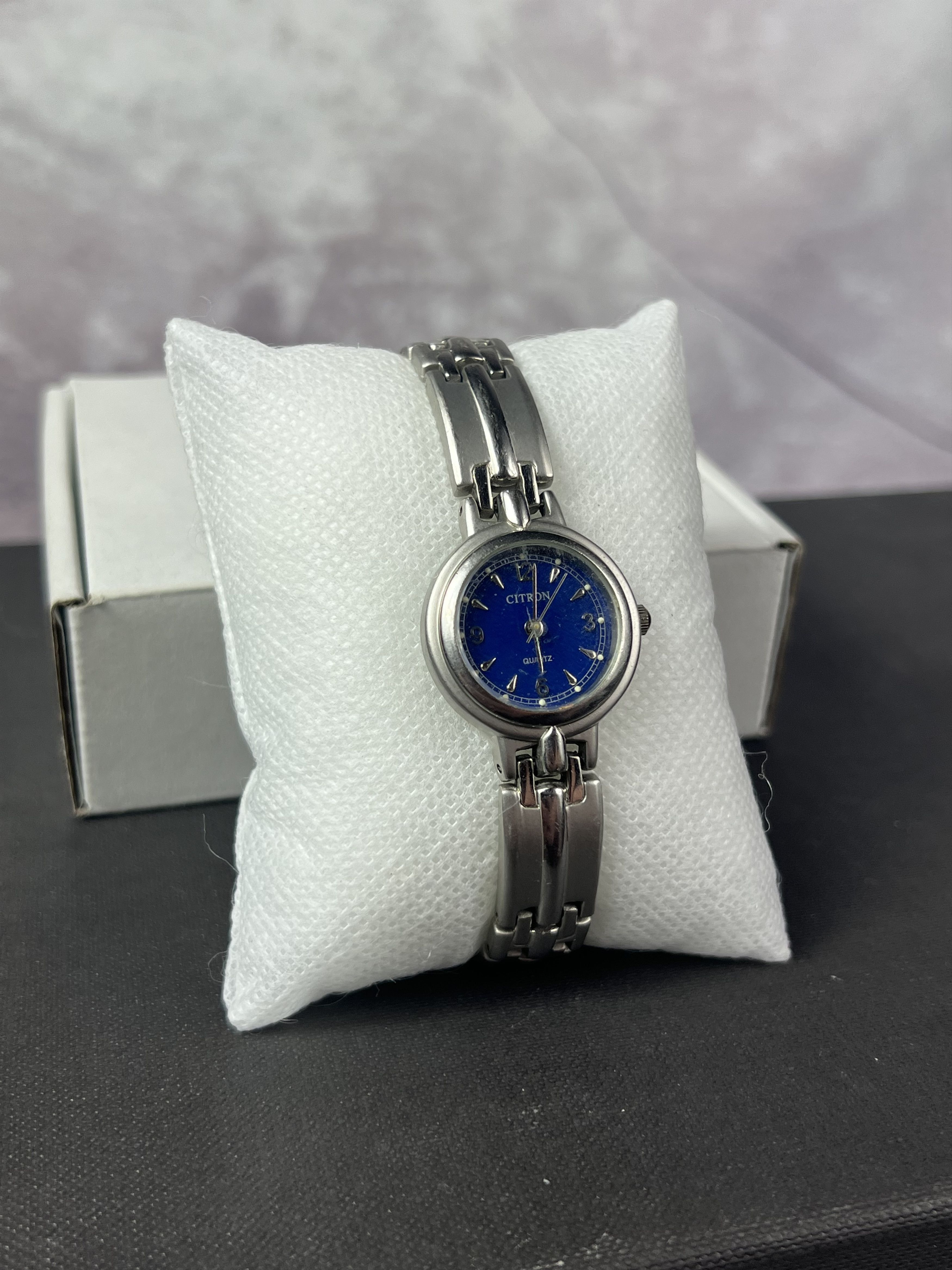 Vintage Futuristic Minimalistic Citron Japanese Style Bracelet Watch Size ONE SIZE - 2 Thumbnail