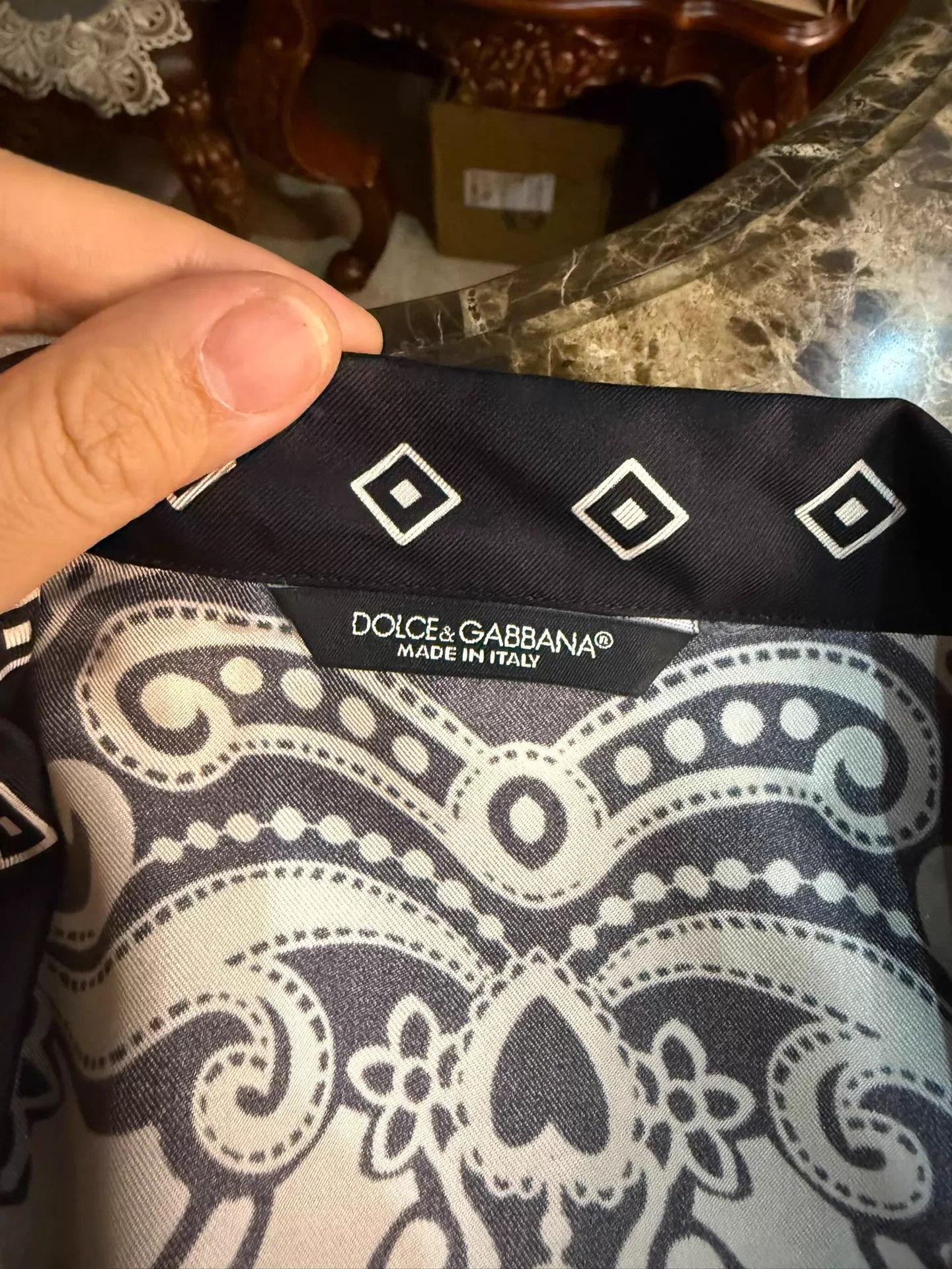 Dolce & Gabbana DG Silk DG Crown Black White Floral Shirt 39 (50) Size US M / EU 48-50 / 2 - 4 Thumbnail
