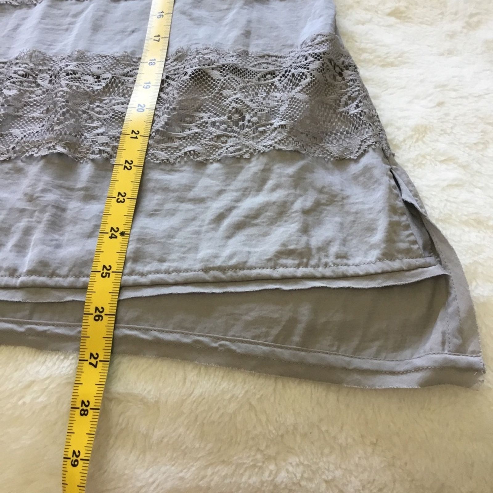 Bcbgmaxazria BCBGMaxAzria Light Gray Lace-Trim Tunic Top Size S / US 4 / IT 40 - 14 Thumbnail