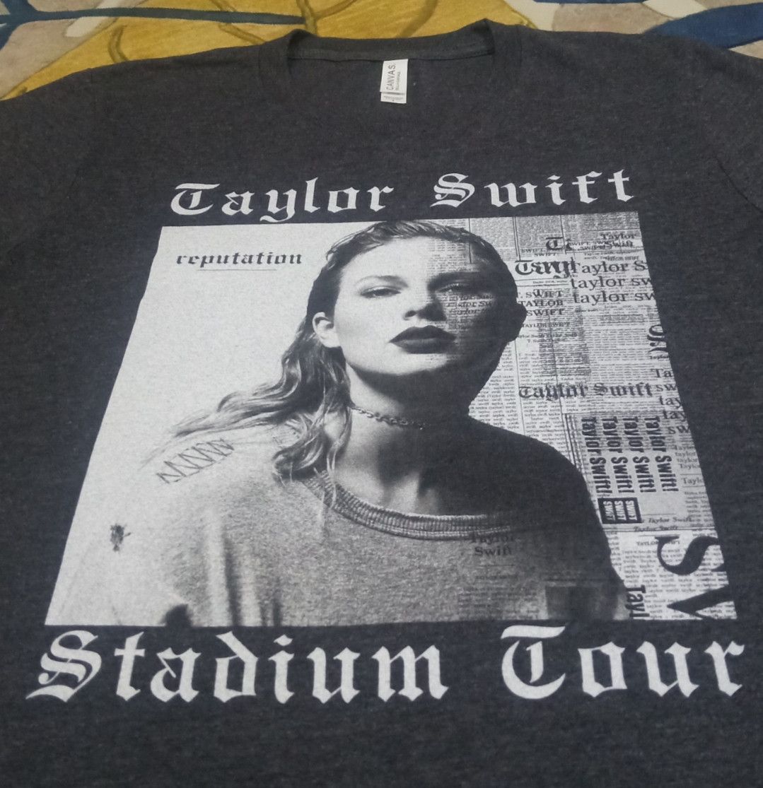 Band Tees Taylor Swift Reputation Stadium Tour T-shirt Size US S / EU 44-46 / 1 - 6 Thumbnail