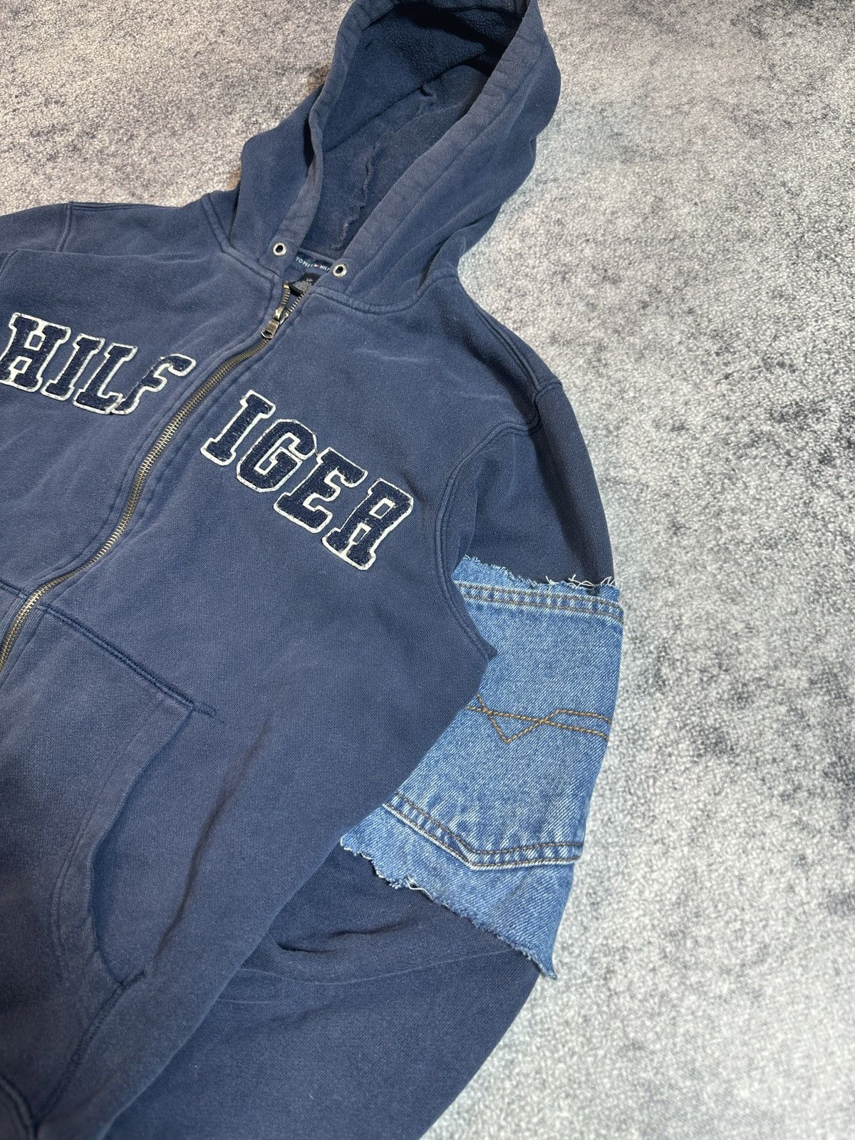 Tommy Hilfiger Y2K Tommy Hilfiger Logo Custom Avant Garde Style Rare S USA Size US S / EU 44-46 / 1 - 3 Thumbnail