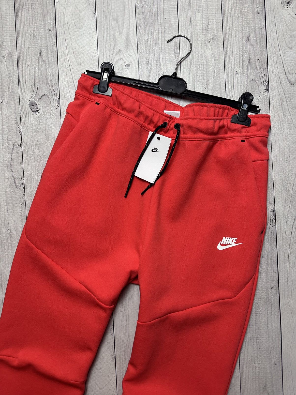 Nike Nike tech fleece joggers size L red logo drill Size US 34 / EU 50 - 3 Thumbnail