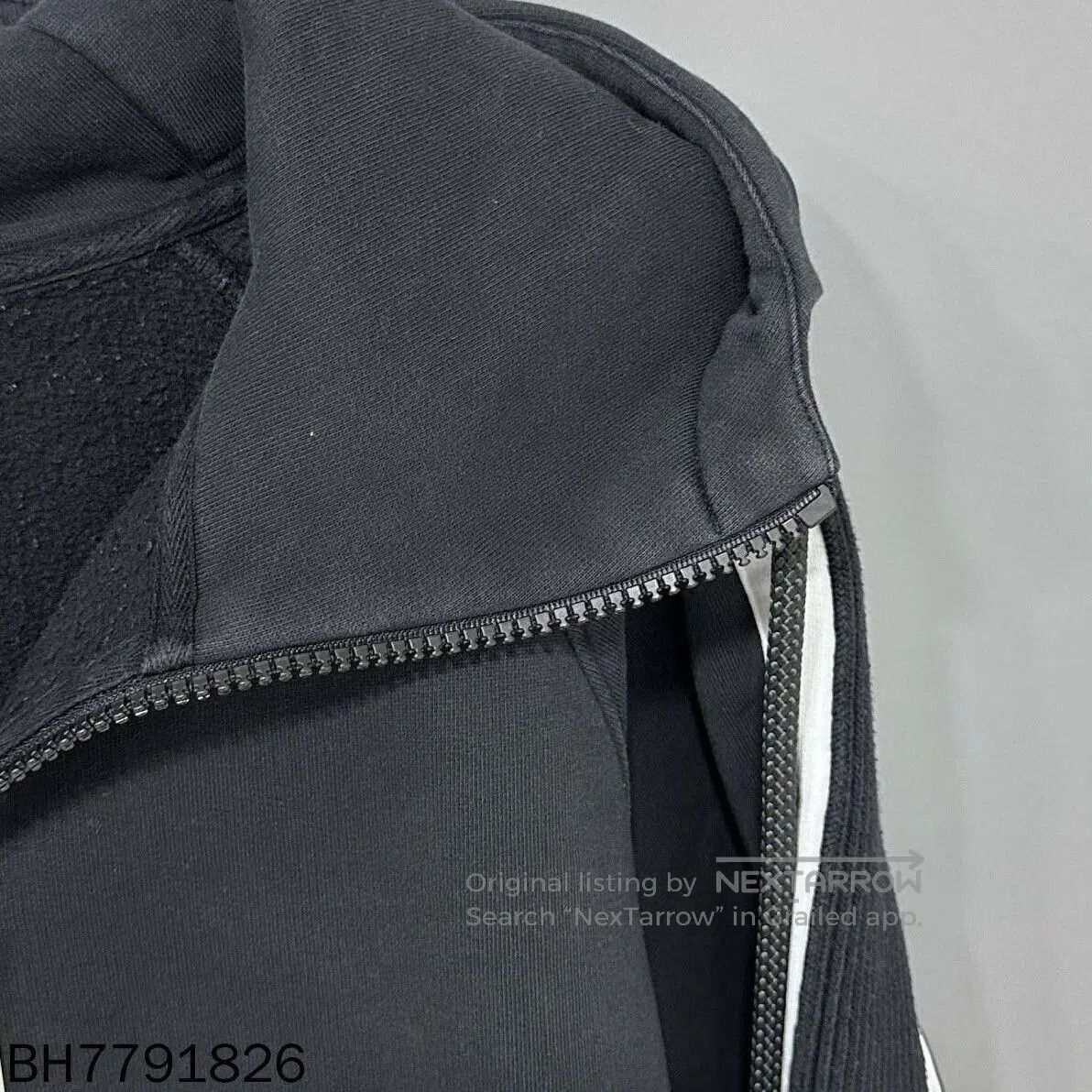 Burberry black logo striped hooded outerwear. Size US L / EU 52-54 / 3 - 6 Thumbnail