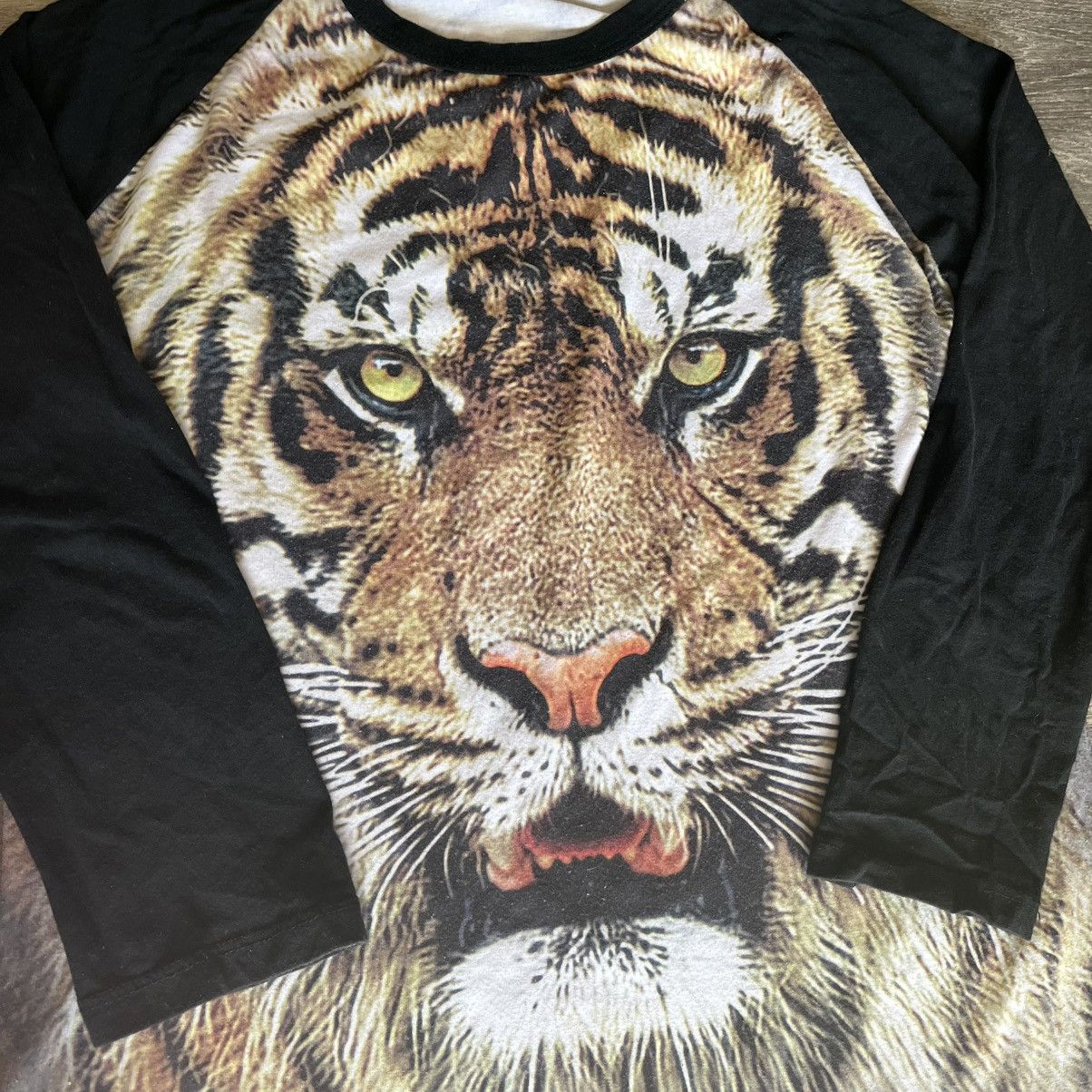 Vintage Vintage 1990s Bleu Evolution Tiger Big Face Longsleeve Top Size L / US 10 / IT 46 - 3 Thumbnail