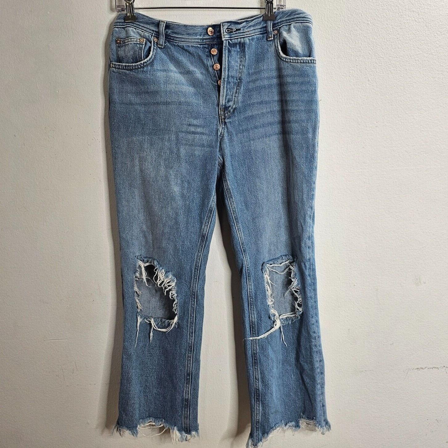 Other We The Free Med Wash Button-Fly Distress Raw Hem Crop Jean Size 28" / US 6 / IT 42 - 1 Thumbnail