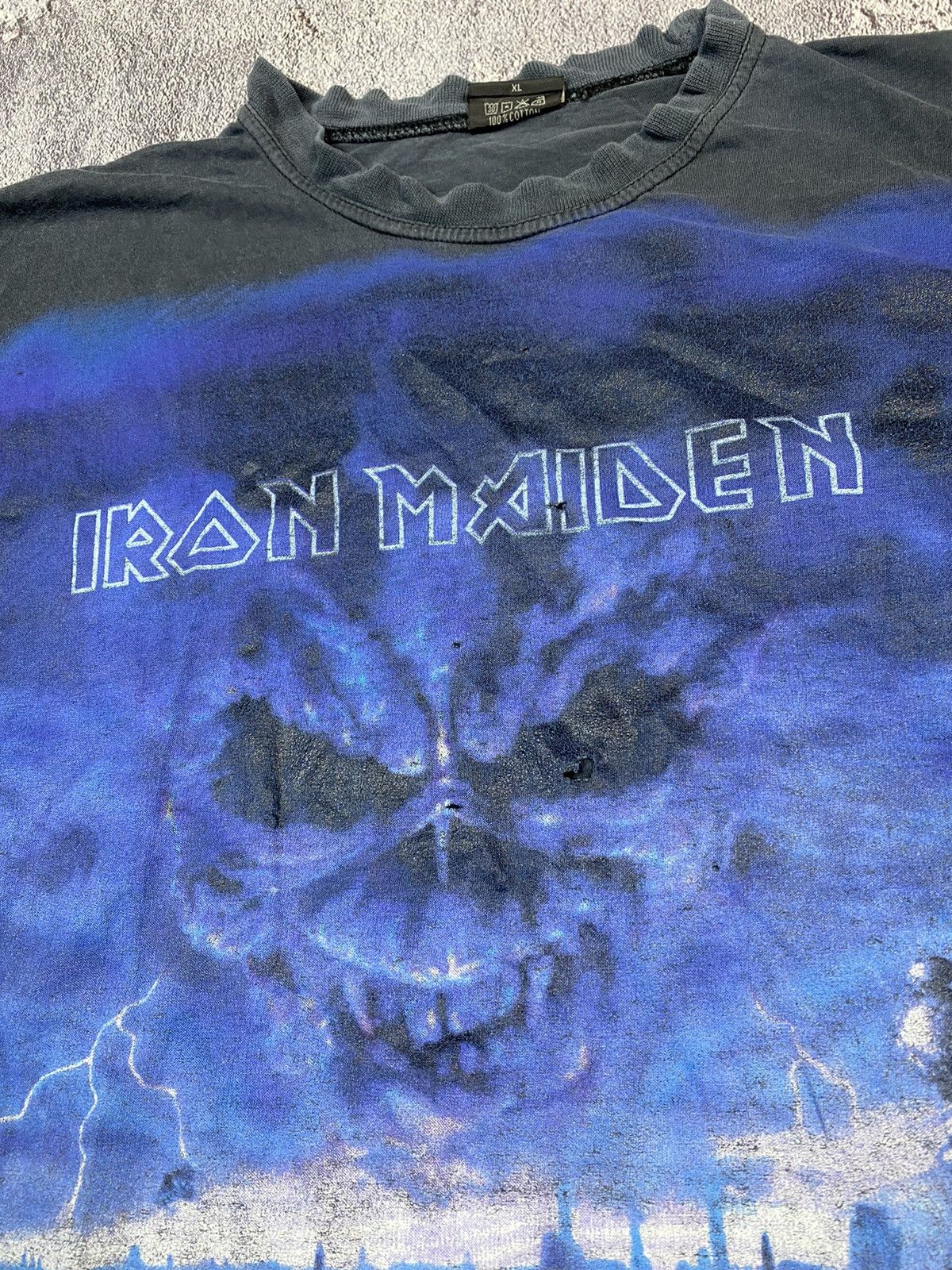 Band Tees Vintage Iron Maiden Brave New World Distressed Band Tee Y2K Size US L / EU 52-54 / 3 - 5 Thumbnail
