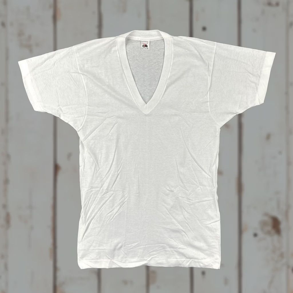 Fruit Of The Loom VINTAGE Fruit Of the Loom Adult Large White V Neck T Shirt Made In USA 1980s Size US L / EU 52-54 / 3 - 1 Thumbnail