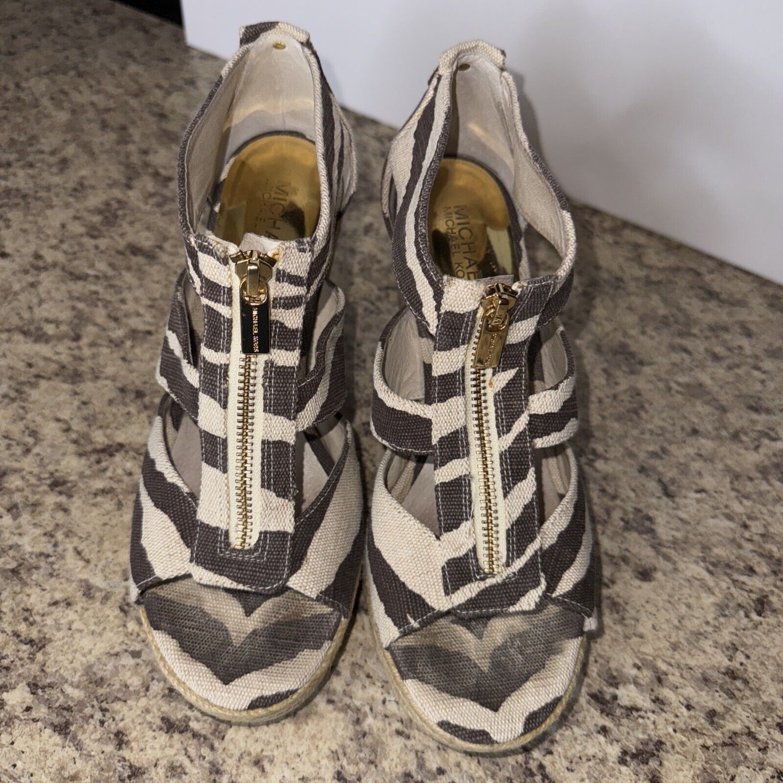 Michael Kors Michael Kors Size 7.5M Berkley Espadrille Wedge Sandal 4" Size US 7.5 / IT 37.5 - 4 Thumbnail