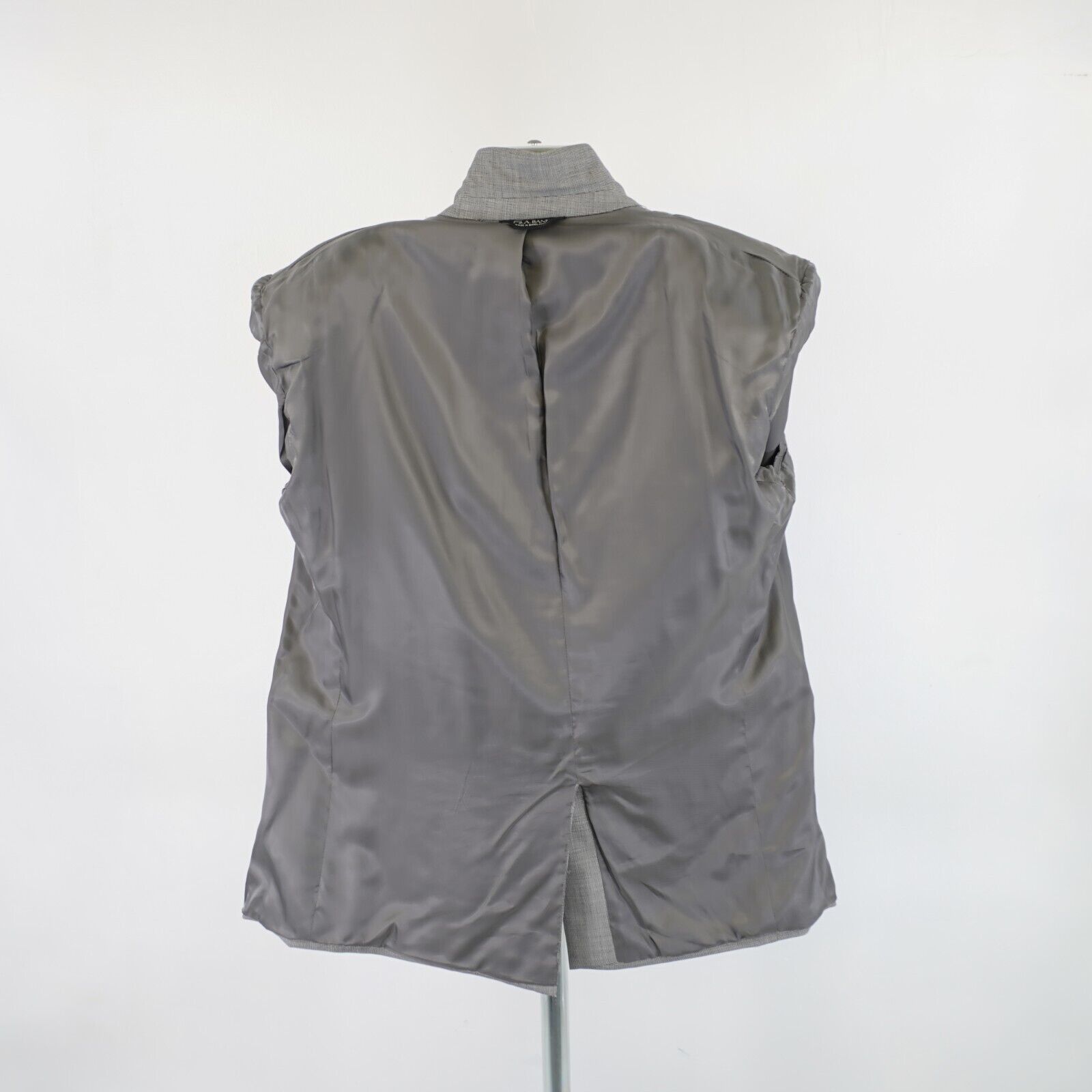 Jos. A. Bank Jos A Bank Wool Gray Star Check 2 Piece Suit 46R 41/29 2 But Size 46R - 16 Thumbnail