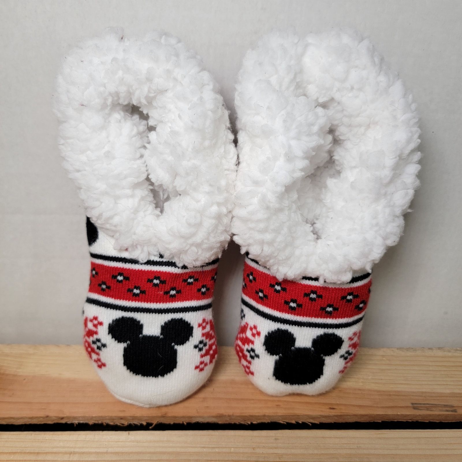 Disney Disney Red and White Sherpa Lined Booties w/ Sole Grips Size US 5.5 / IT 35.5 - 1 Thumbnail