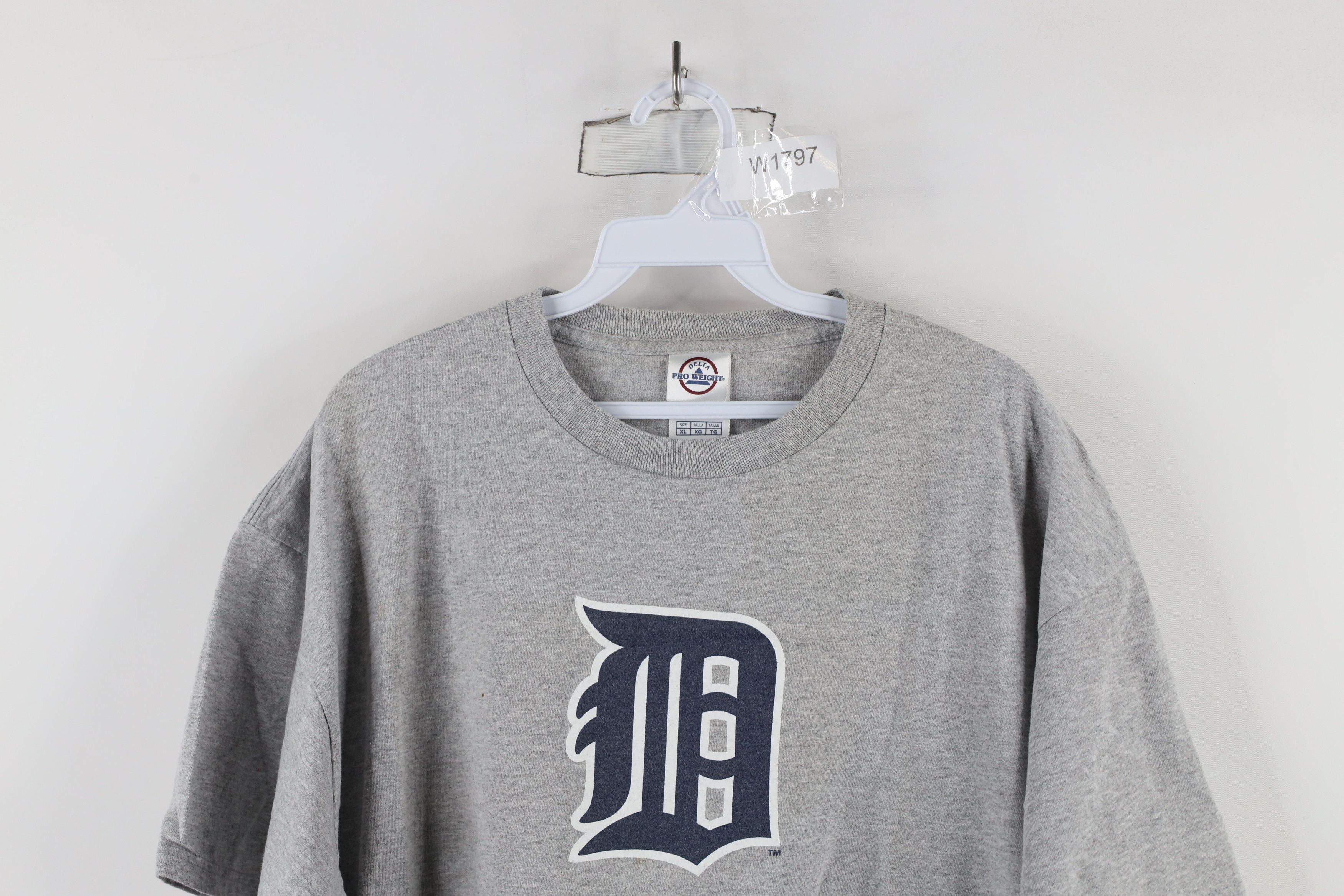 Vintage Vintage Old English D Detroit Tigers Baseball T-Shirt Gray Size US XL / EU 56 / 4 - 2 Thumbnail