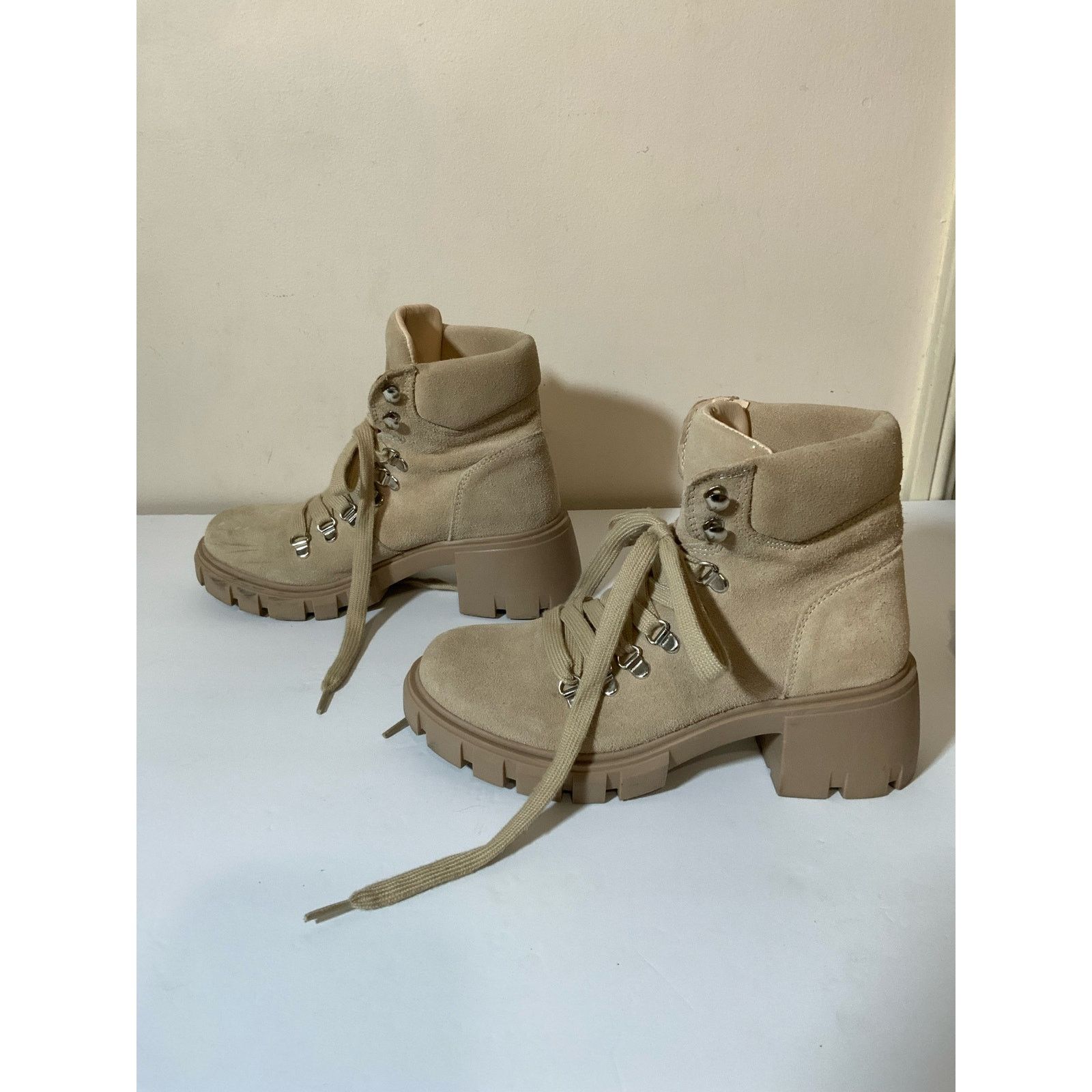 Steve Madden Steve Madden Suede Hint Lace Up Platform Bootie Size 6M USED Size US 6 / IT 36 - 4 Thumbnail