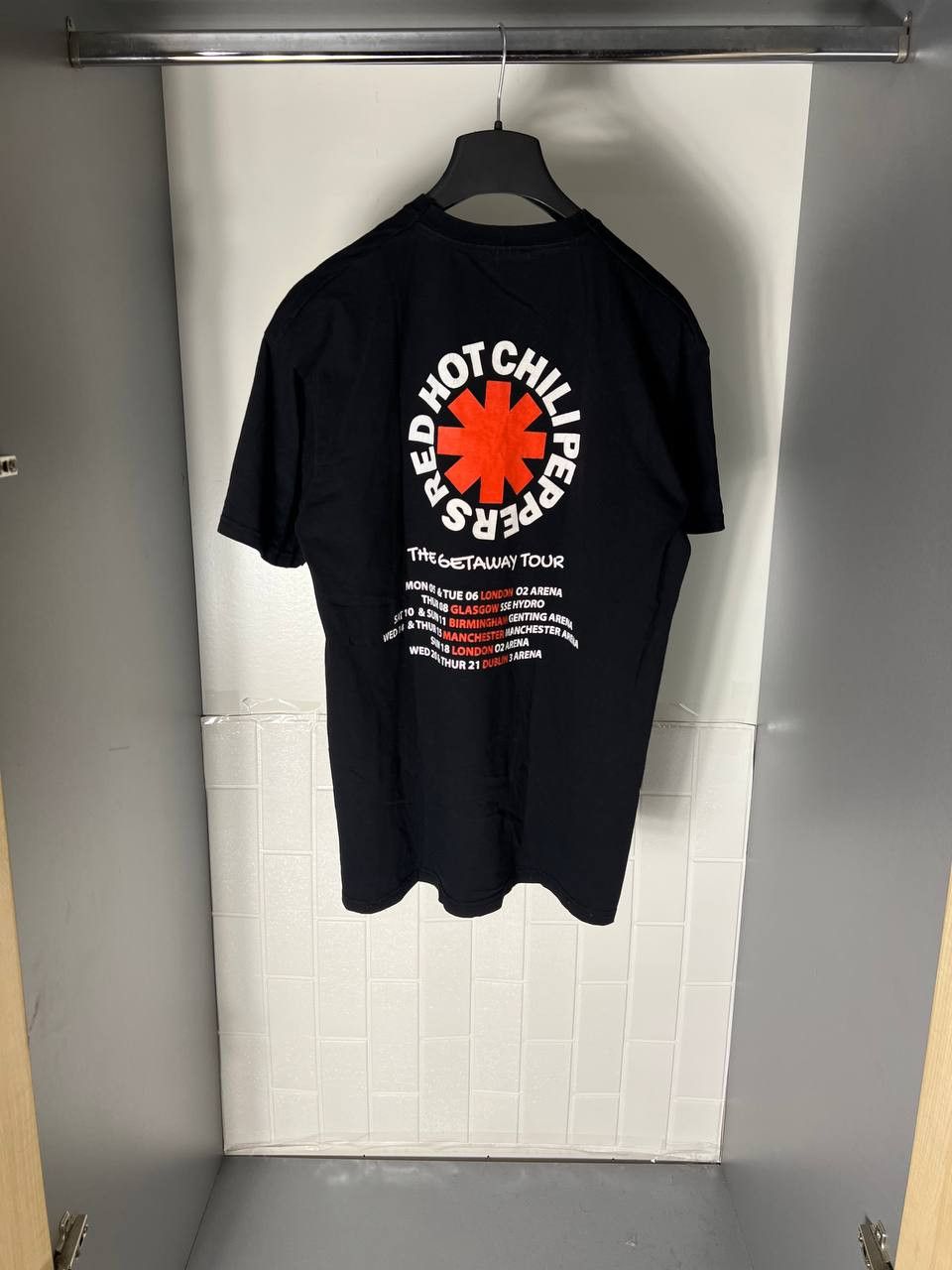Band Tees VINTAGE HOT CHILI PEPPERS RED TOUR ROCK METAL PUNK Y2K 90s Size US L / EU 52-54 / 3 - 6 Thumbnail