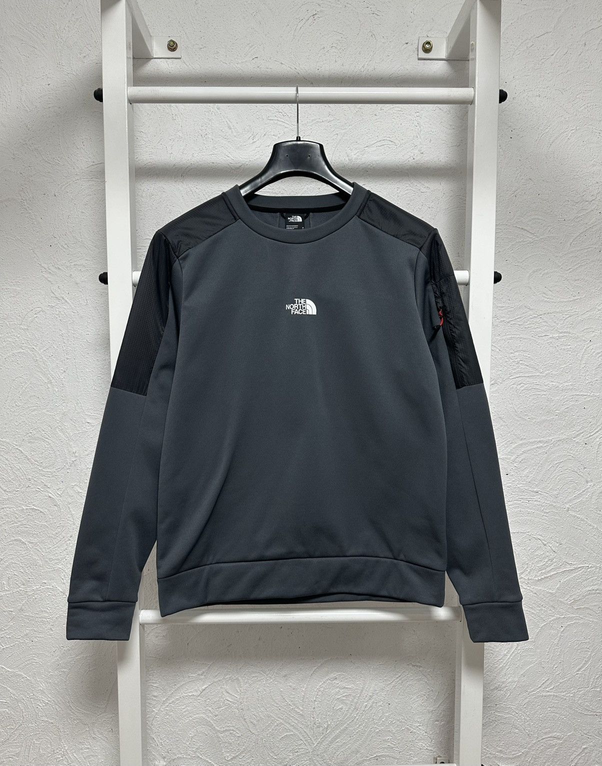 The North Face The North Face Gray Outdoor Sweatshirt Size M Size US M / EU 48-50 / 2 - 1 Thumbnail