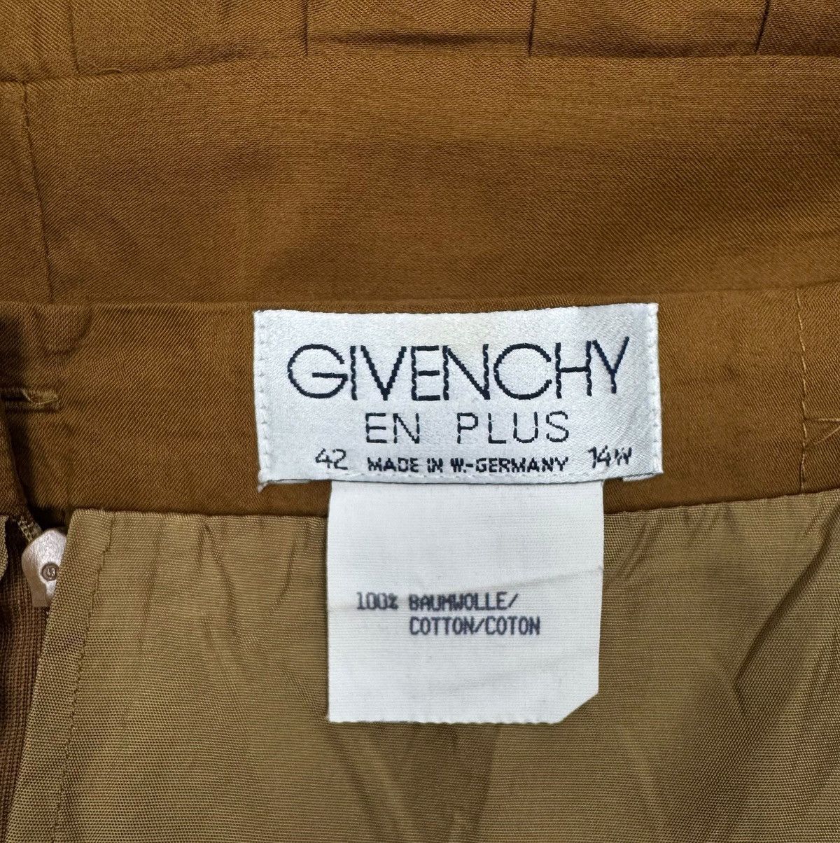 Givenchy Givenchy En Plus Vintage Skirt Pleated High Waist size 42 Size 28" / US 6 / IT 42 - 12 Thumbnail