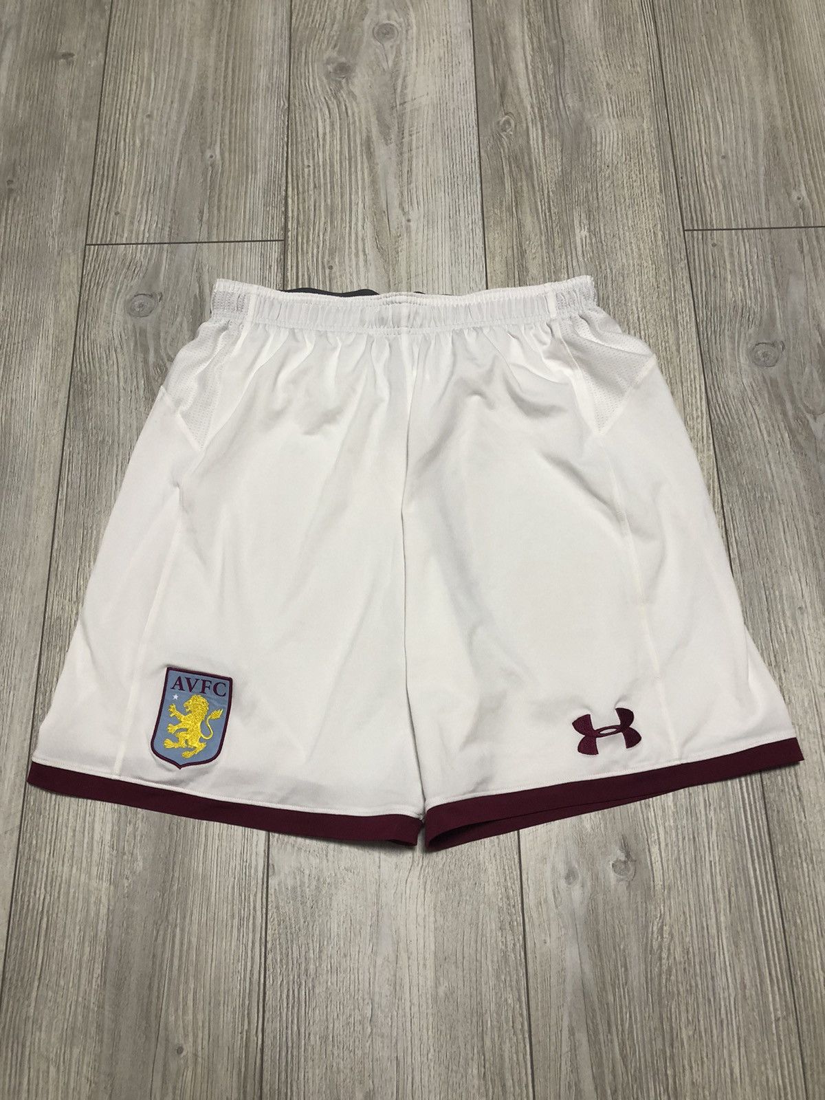 Under Armour Under Armor AVFC 2015-2016 Home Football Shorts Size US 34 / EU 50 - 1 Thumbnail