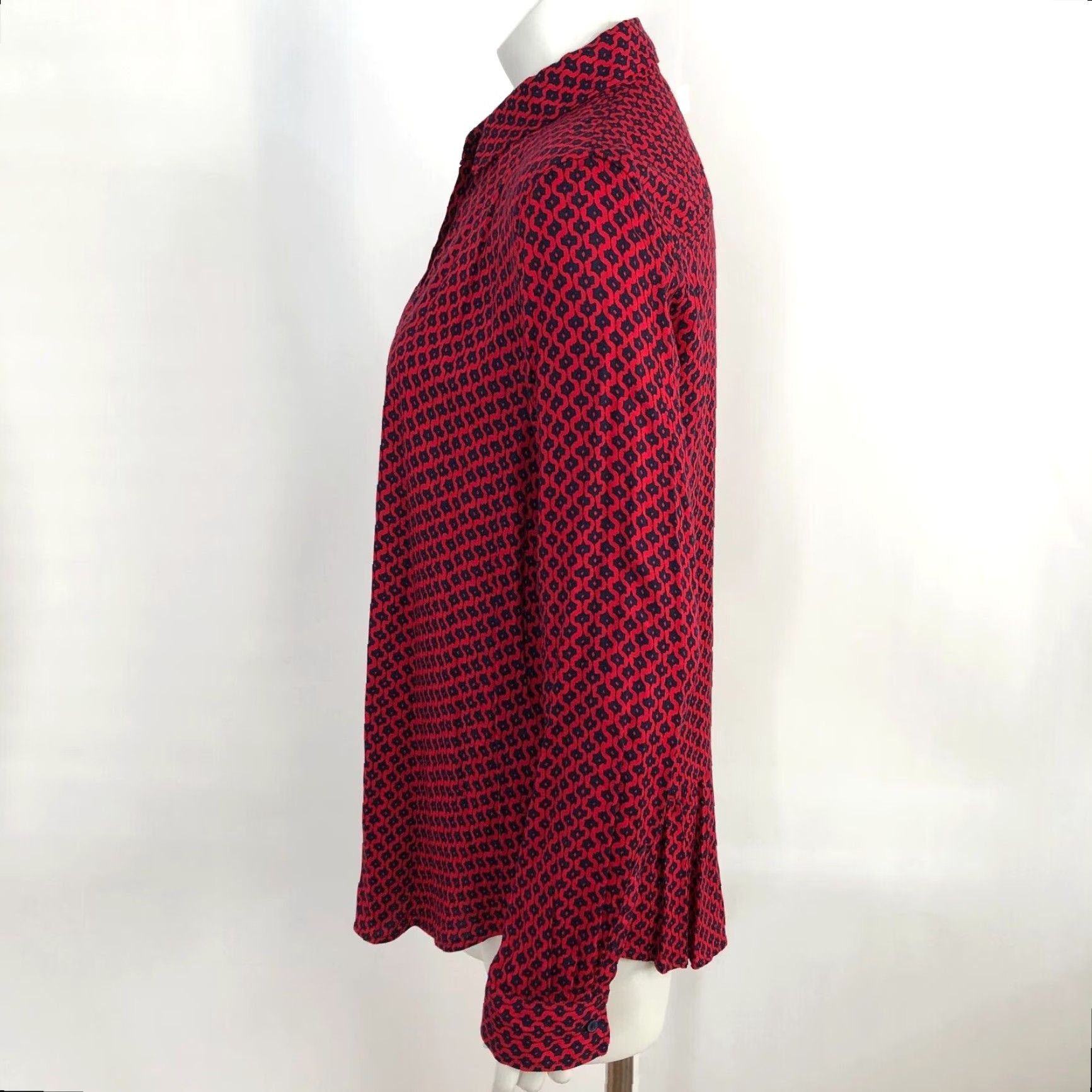 Banana Republic Banana Republic Shirt Button-Up All Over Print Long Sleeve Boyfriend Fit Red Women's M Casual Geometric 4.24 Vintage No Size M / US 6-8 / IT 42-44 - 3 Thumbnail