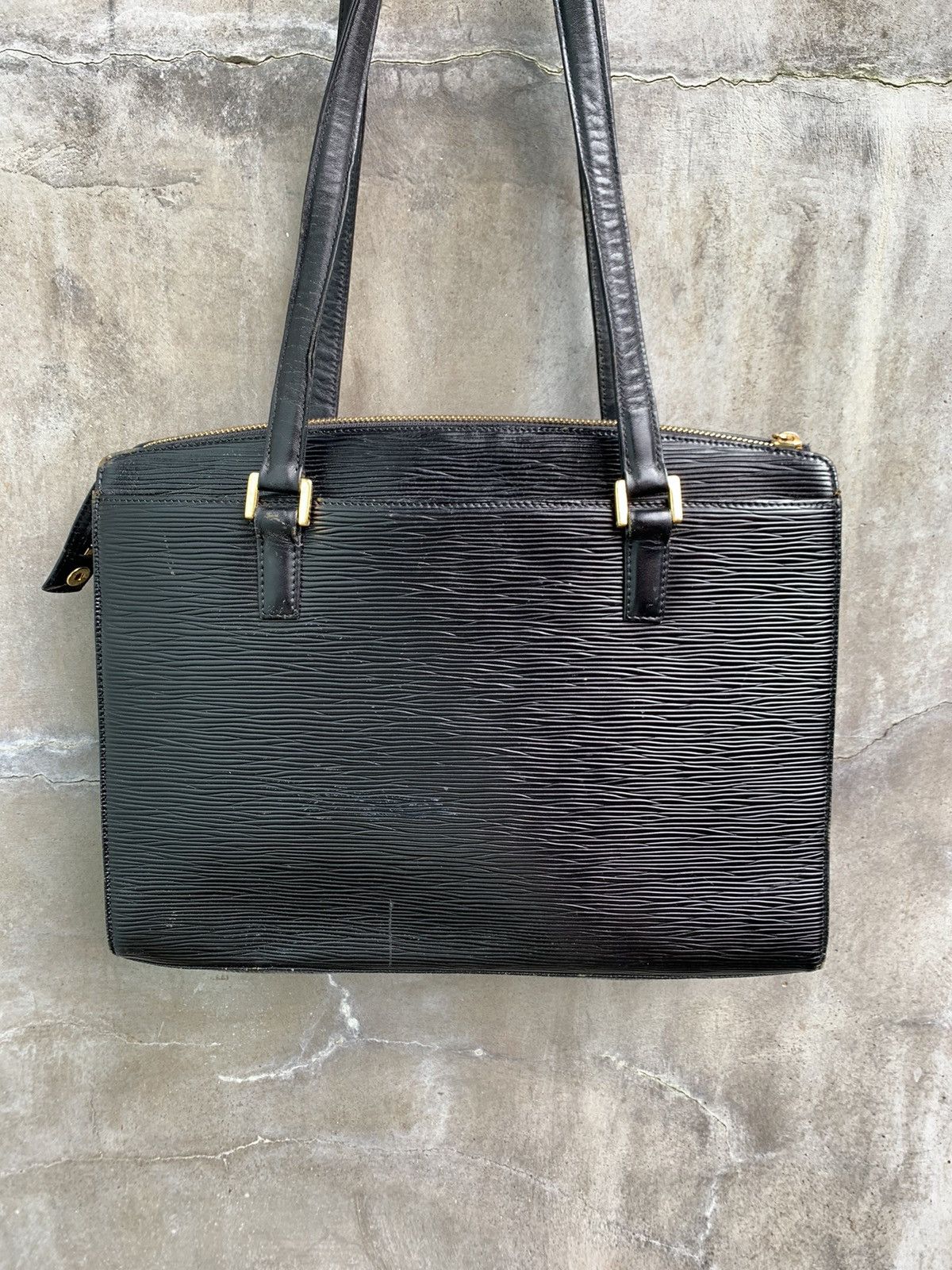 Valentino Epi Leather Black Shoulder Bag Size ONE SIZE - 2 Thumbnail