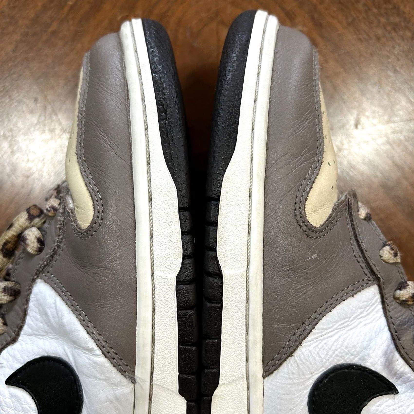 Nike VINTAGE Nike SB Dunk High Ferris Bueller 2008 Sneaker Shoes Mens 10.5 Brown OC 305050-201 OG ALL Used Great Condition Size US 10 / EU 43 - 5 Thumbnail