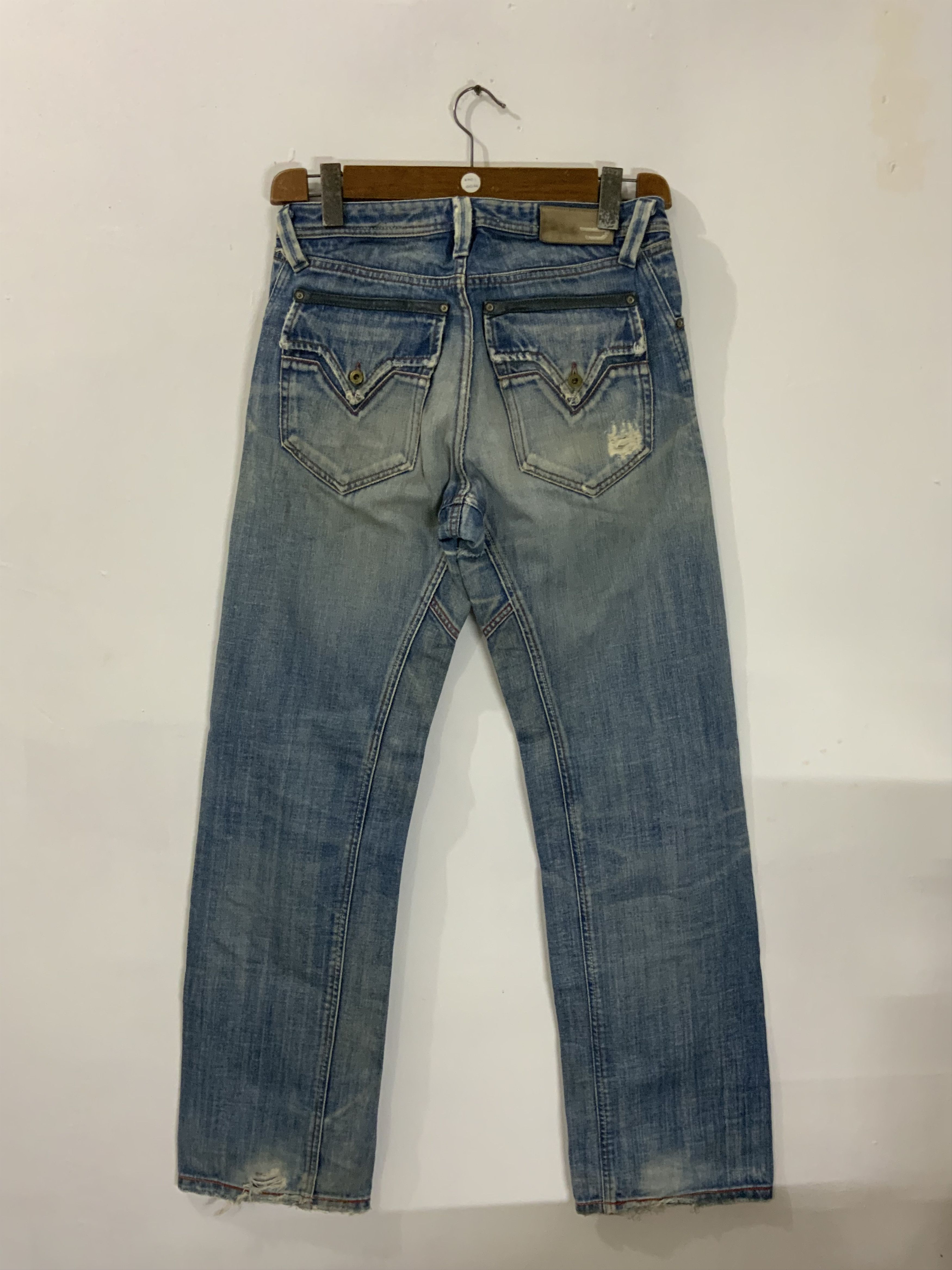 Japanese Brand Diesel Only the Brave Man Denim Division Jeans Size US 28 / EU 44 - 2 Thumbnail