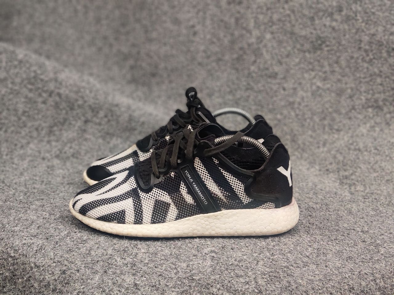 Yohji Yamamoto Yohji Yamamoto Adidas Y-3 Boost Japan Pattern Mesh sneakers Size US 7 / EU 40 - 8 Thumbnail