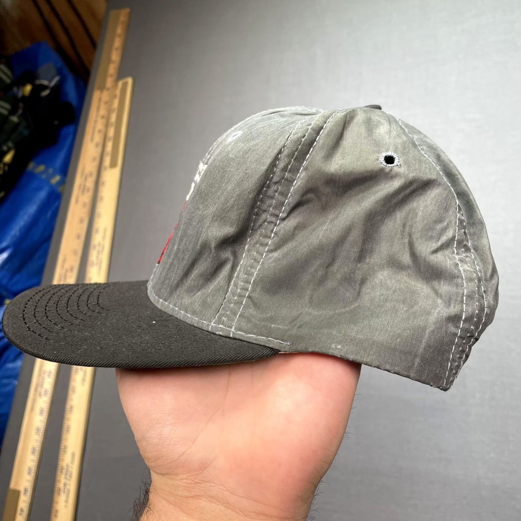 Starter VINTAGE Chicago Bulls Hat Cap Snap Back Starter One Size Gray Made In USA 90s Mens Baseball Cap Printed Team Logo Embroidered Front Size ONE SIZE - 3 Thumbnail