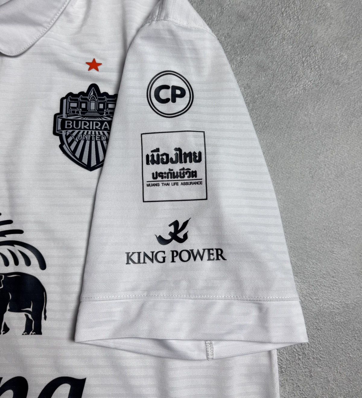 Other Buriram United 2015 2016 Home Shirt Jersey Syntrel Size US XL / EU 56 / 4 - 14 Thumbnail
