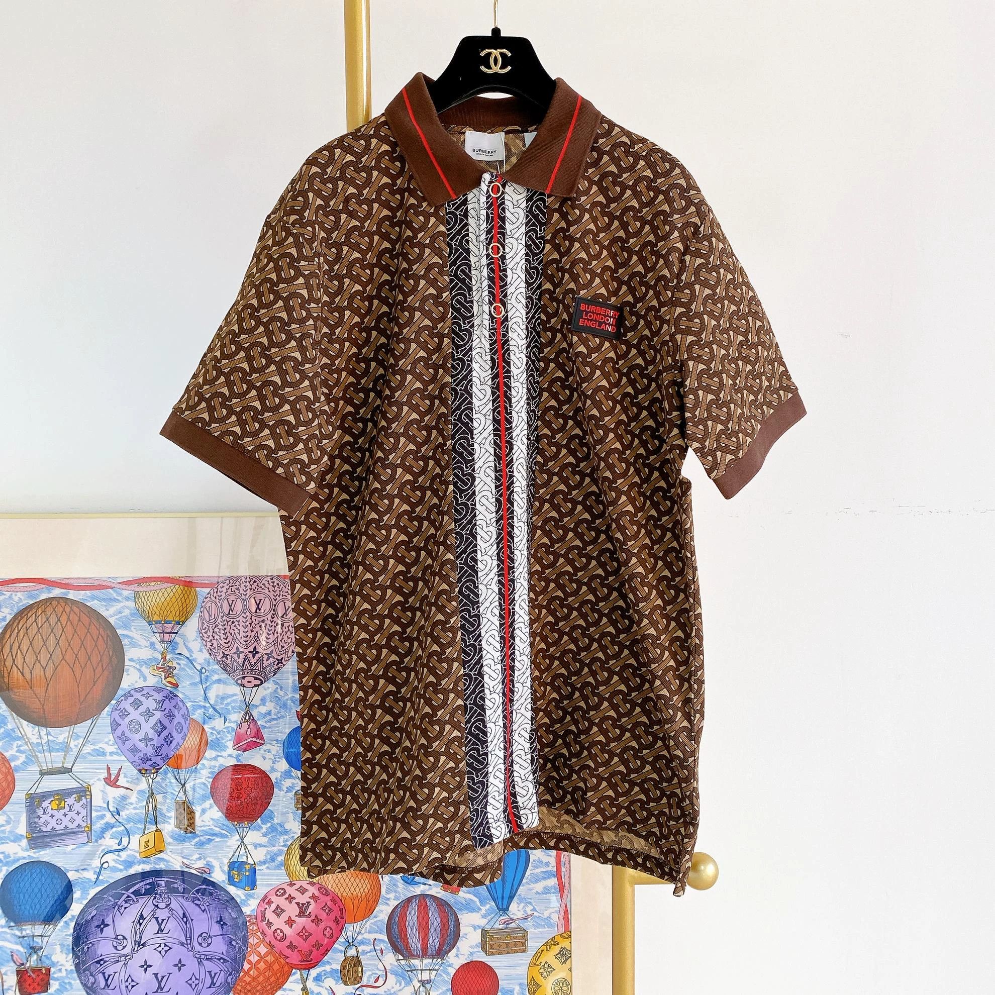 Burberry Burberry full logo T-shirt unisex M Size M / US 6-8 / IT 42-44 - 1 Thumbnail