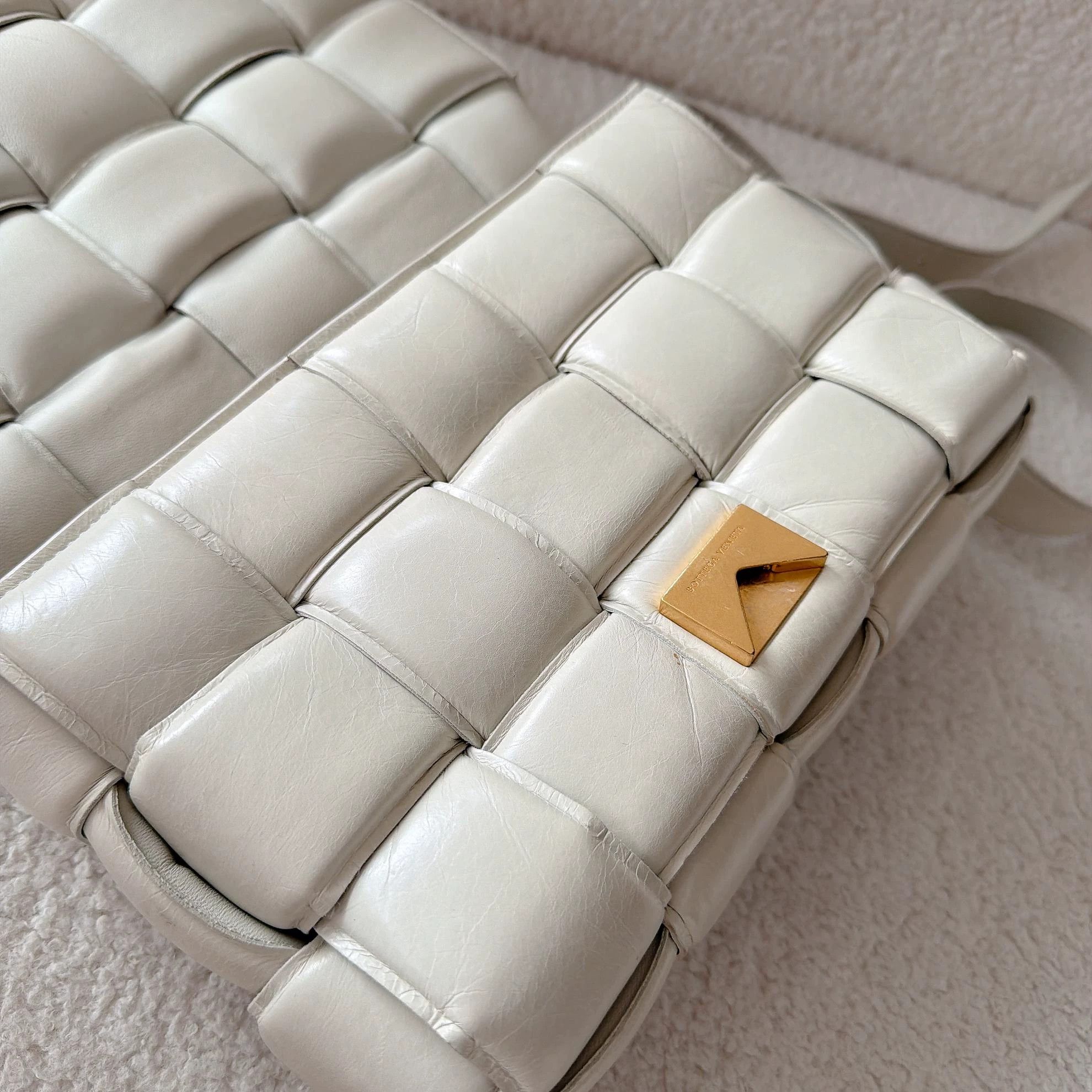 Bottega Veneta BV Padded Cassette White Intrecciato Calfskin 15 Size ONE SIZE - 9 Thumbnail