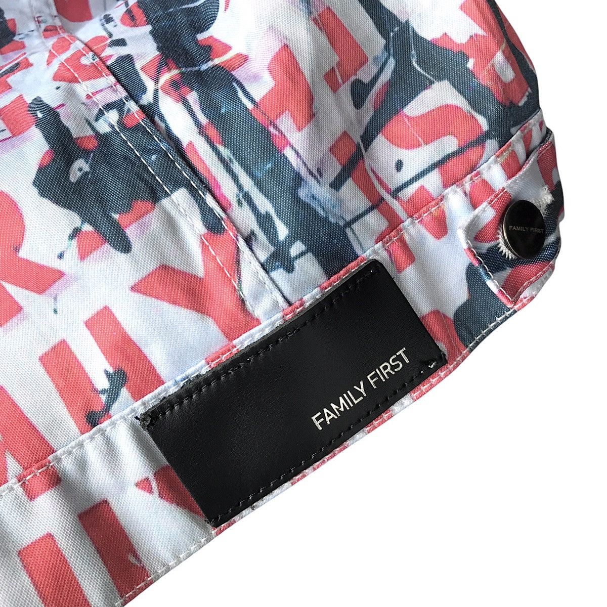 Designer Family First Milano Vandal Full Print Light Trucker Jacket Size US L / EU 52-54 / 3 - 8 Thumbnail