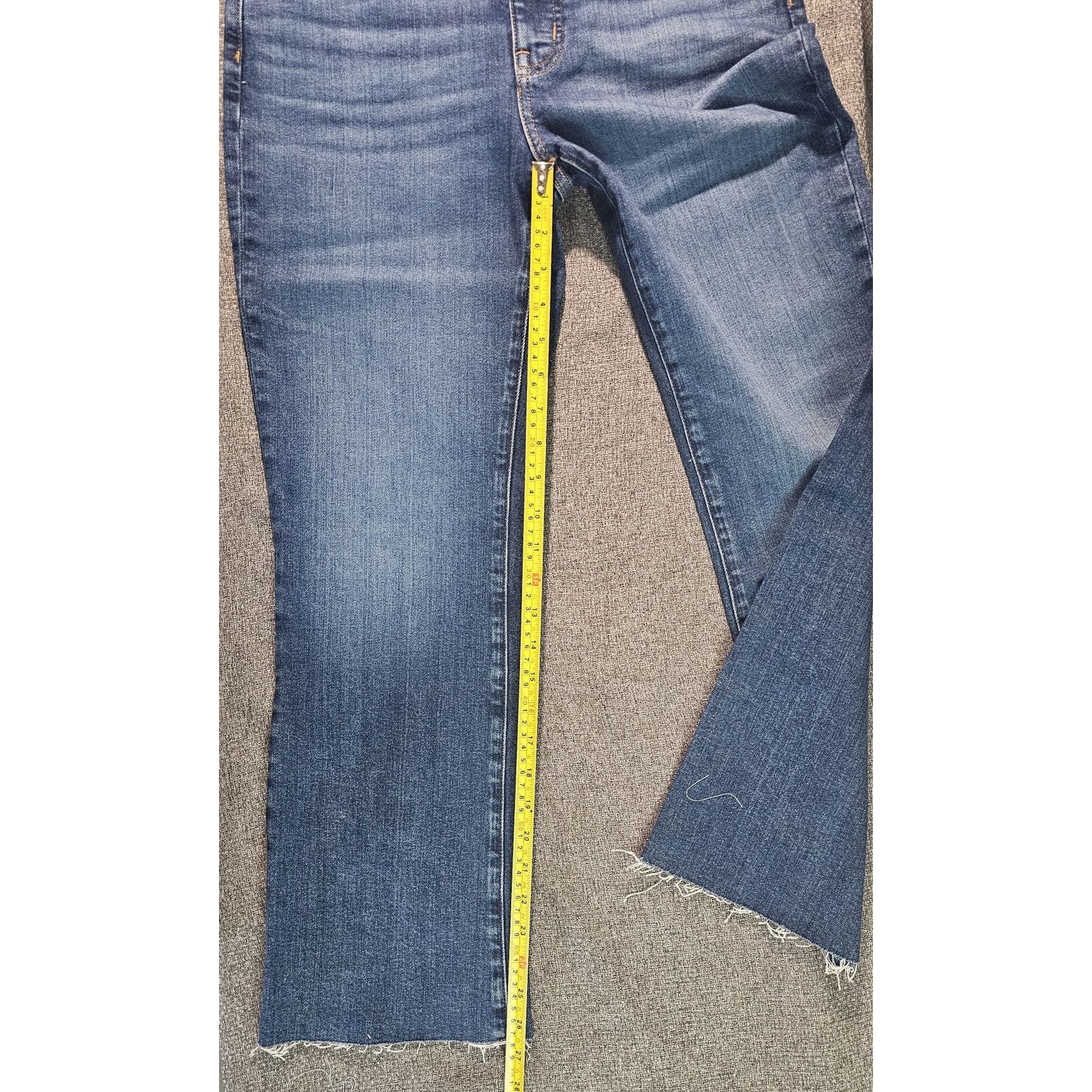 Madewell Women's Madewell Mid-Rise Kick Out Jeans w/ Raw Hem Size 28" / US 6 / IT 42 - 2 Thumbnail