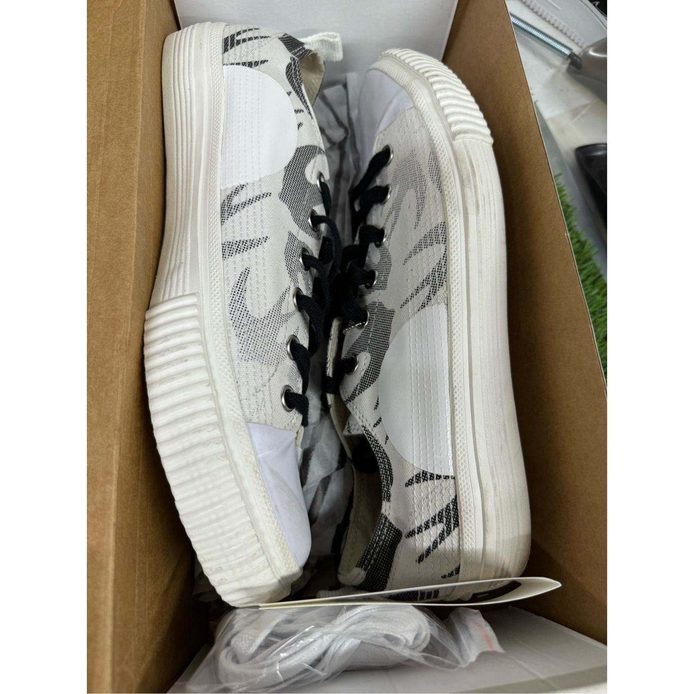 McQ Alexander McQueen McQ By Alexander McQueen Men's Swallow Swarm Vulc Low-Top Sn Size US 10 / EU 43 - 8 Thumbnail