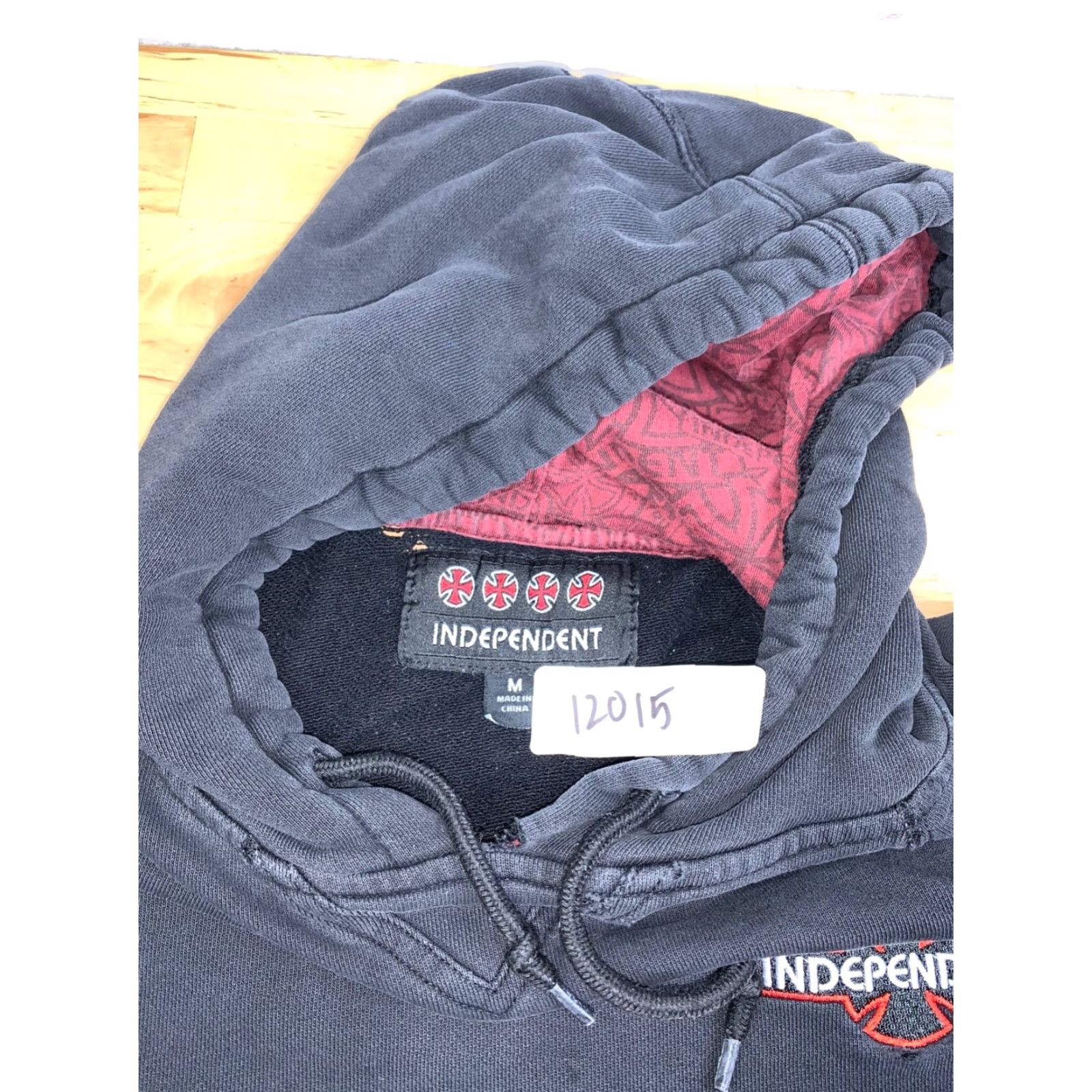 Vintage VINTAGE Independent Trucks Hoodie Mens M Black Grunge 90s Skate Thrashed 12015 Size US M / EU 48-50 / 2 - 2 Thumbnail