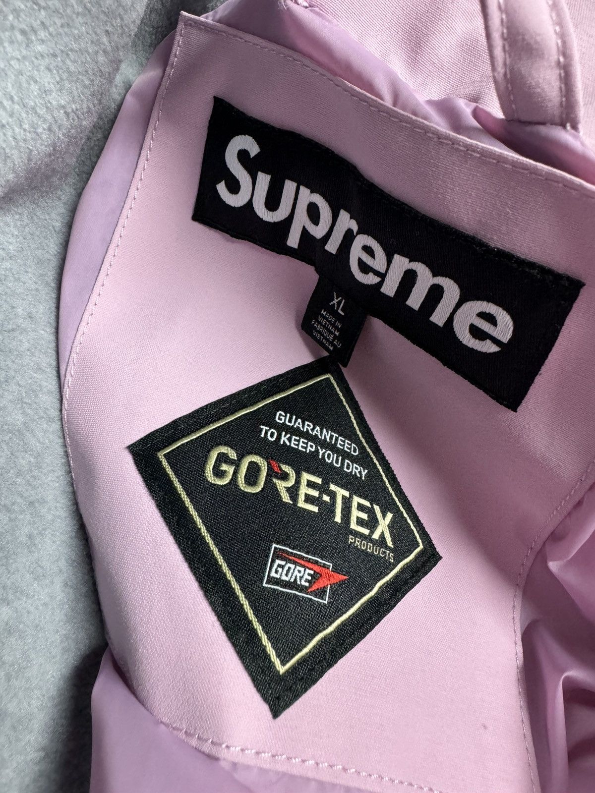 SUPREME GORE-TEX PINK JACKET WITH GREY FLEECE SIZE XL