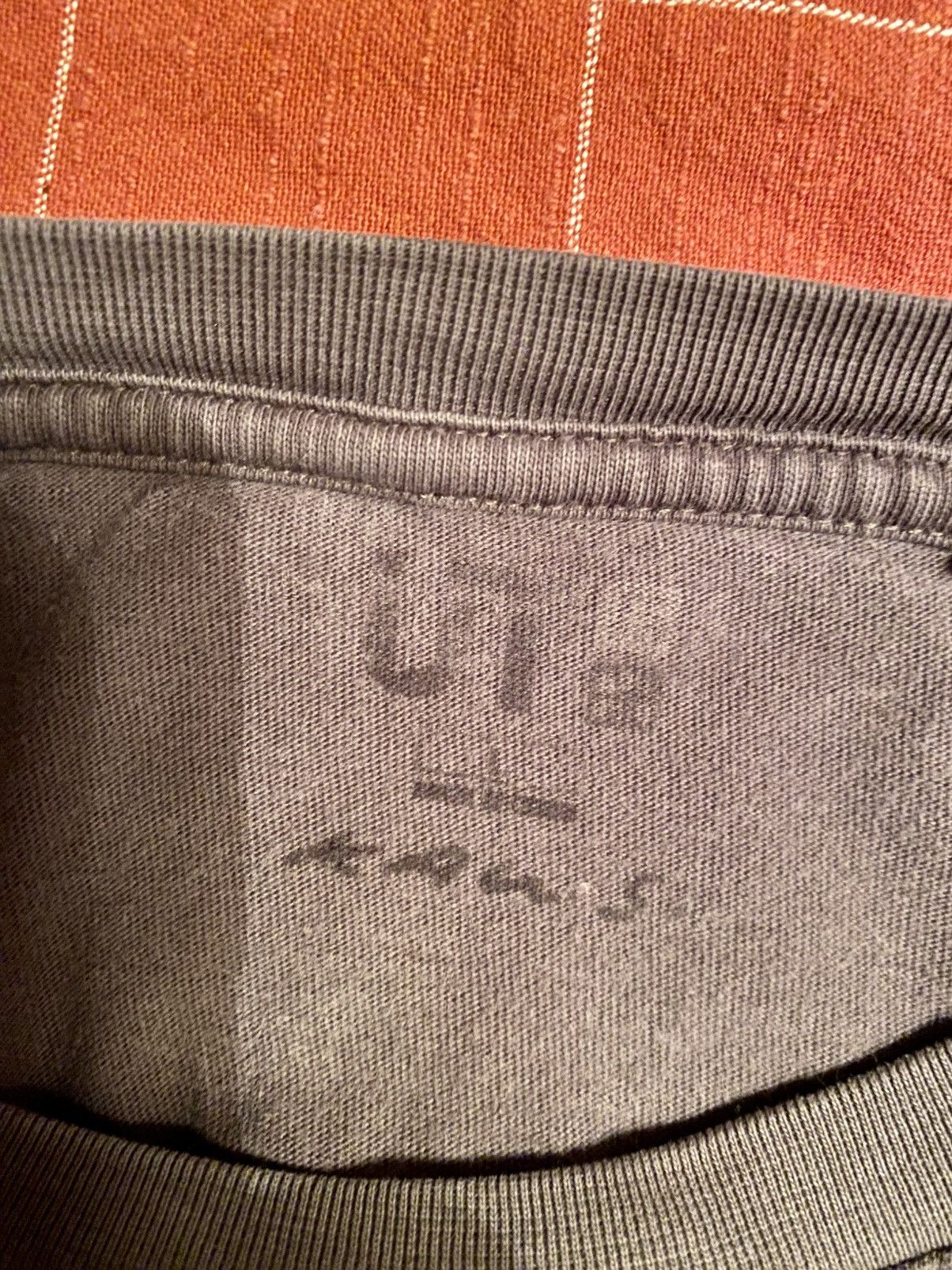 Kaws × Uniqlo Kaws x Uniqlo Tee Size US L / EU 52-54 / 3 - 7 Thumbnail