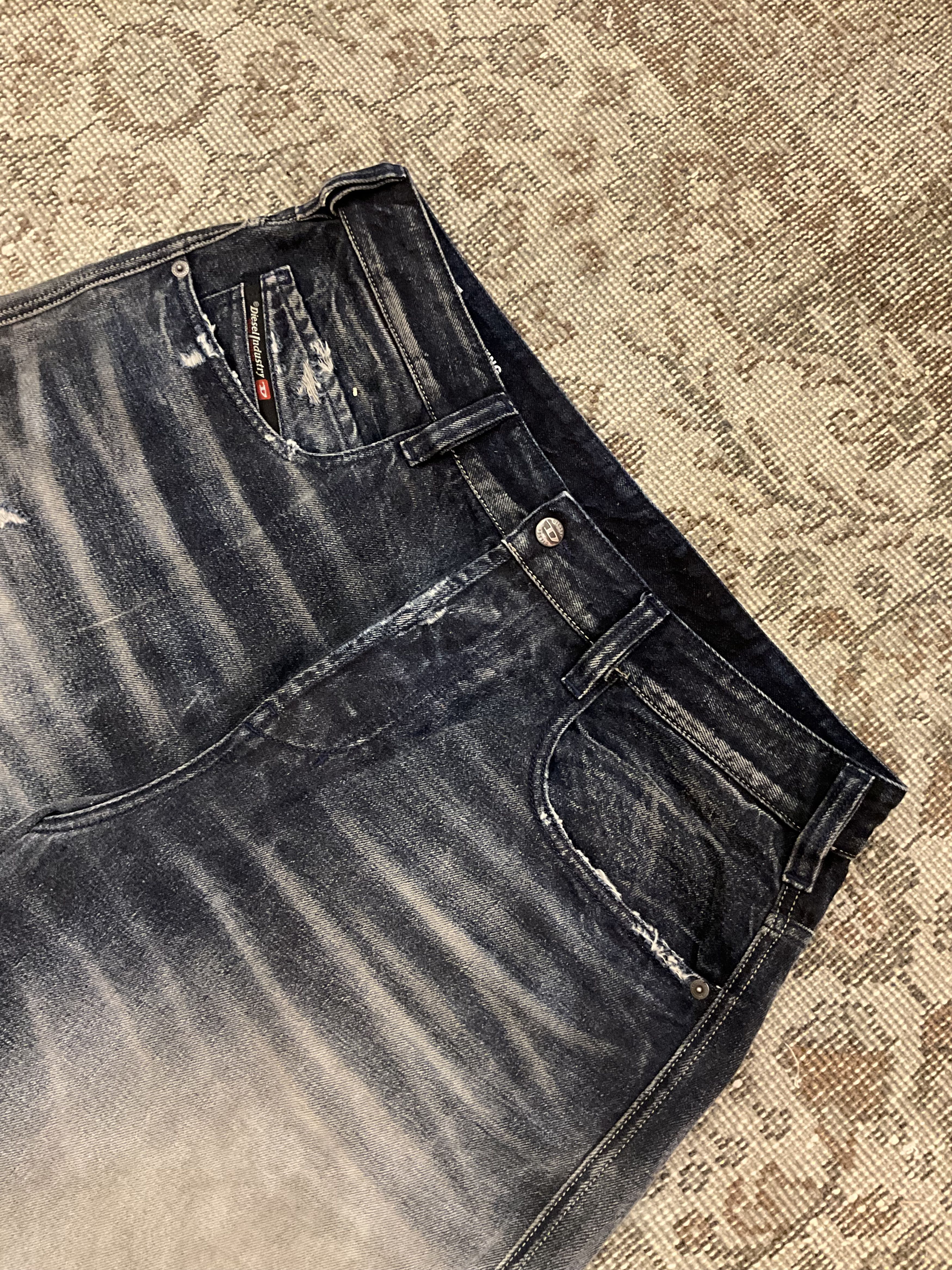 Diesel Diesel 1997 D-ENIM-M Relaxed Wide Leg Jeans Dark Indigo W32 Size US 32 / EU 48 - 2 Thumbnail