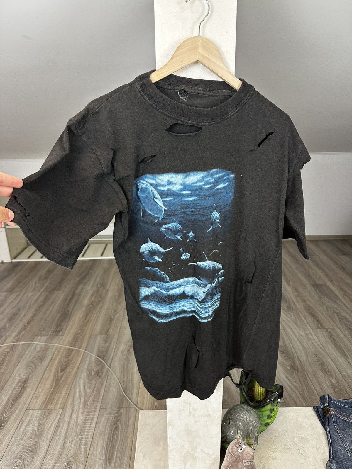 Vintage Vintage Dolphin Tee Trashed Distressed USA Size US M / EU 48-50 / 2 - 1 Thumbnail