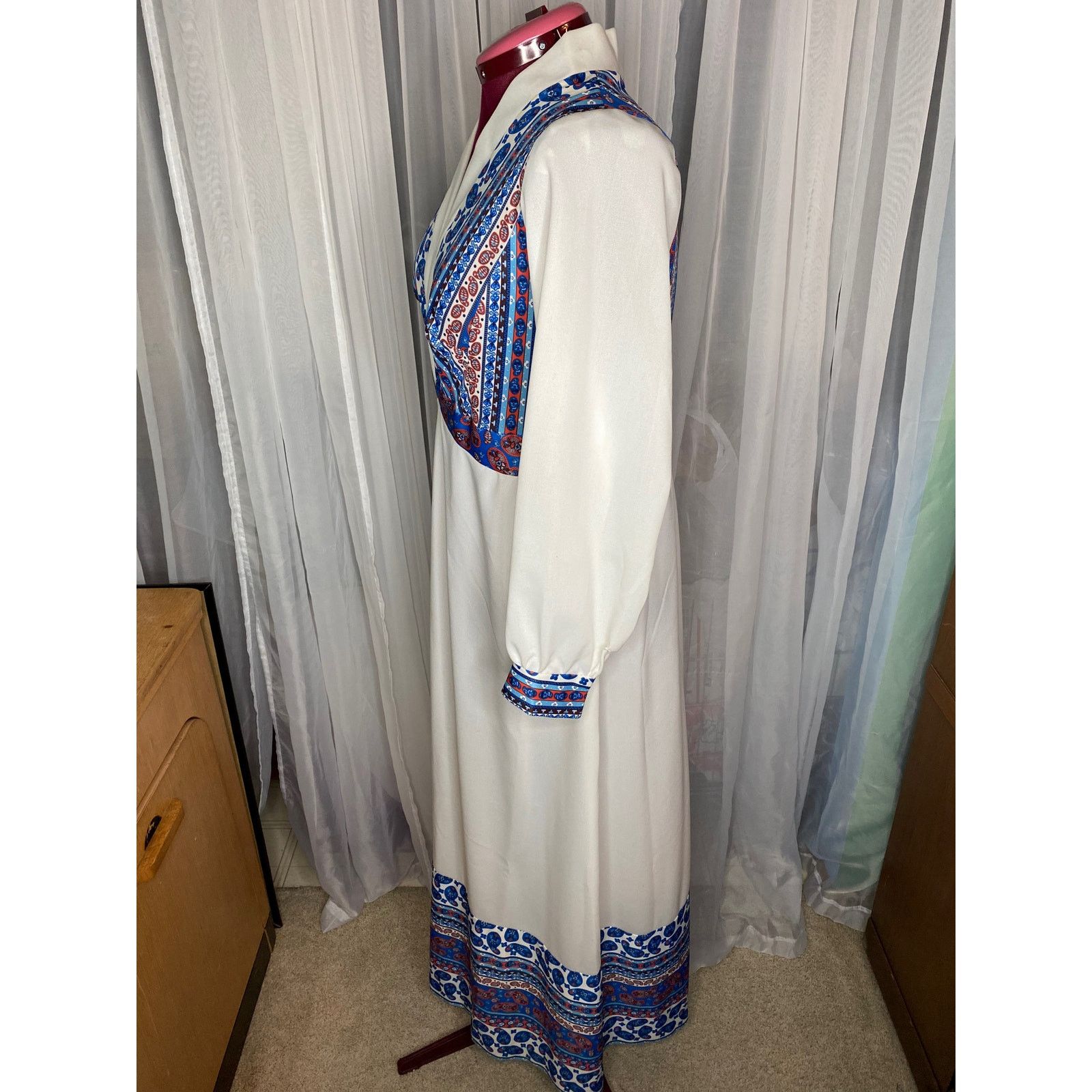 Vintage maxi dress with patterned yoke boho with coat white blue red Size XXL / US 16-18 / IT 52-54 - 6 Thumbnail